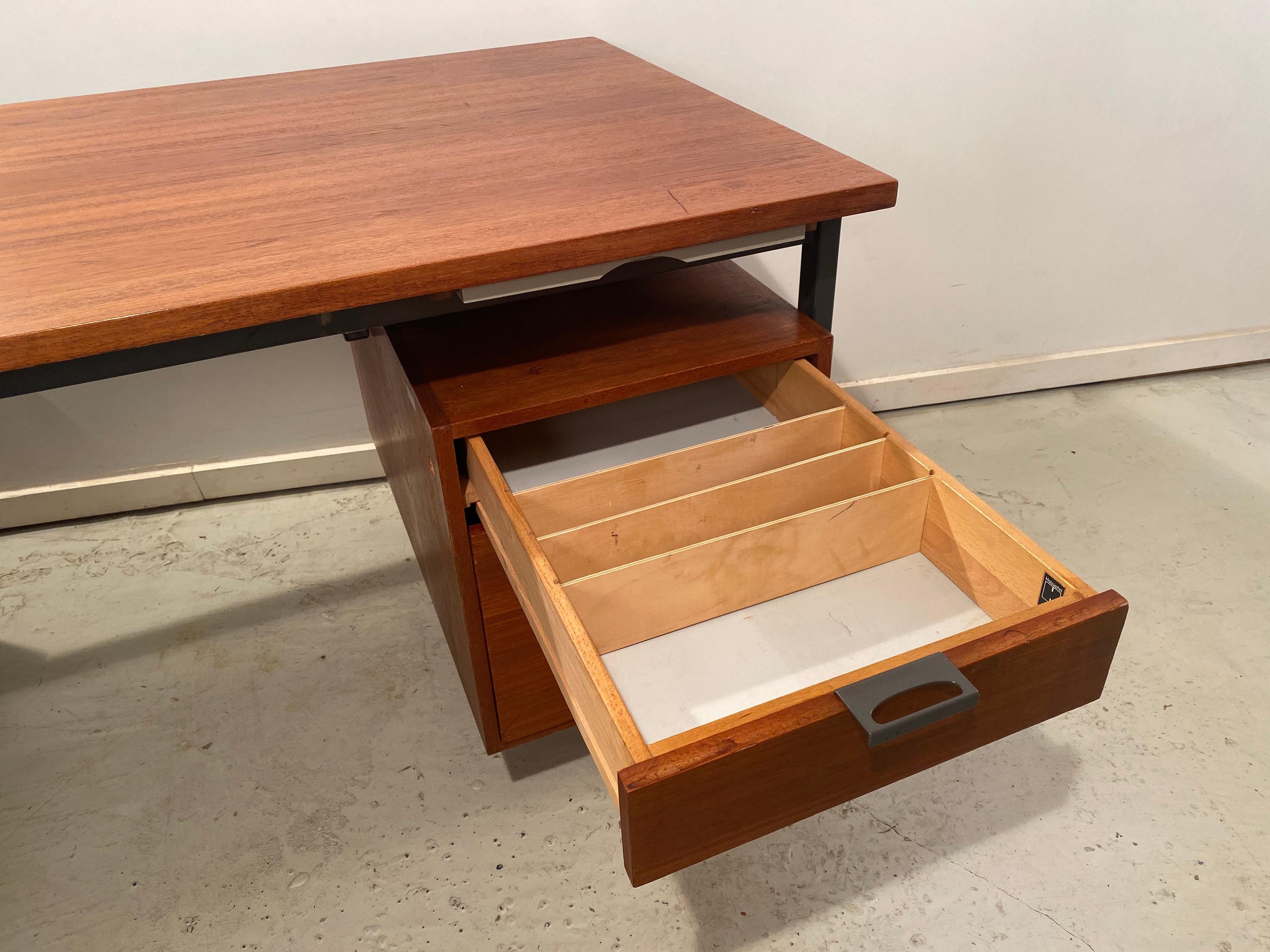 Bauhaus Herbert Hirche Writing Desk for Christian Holzapfel, circa 1950 In Good Condition For Sale In Amsterdam, NL