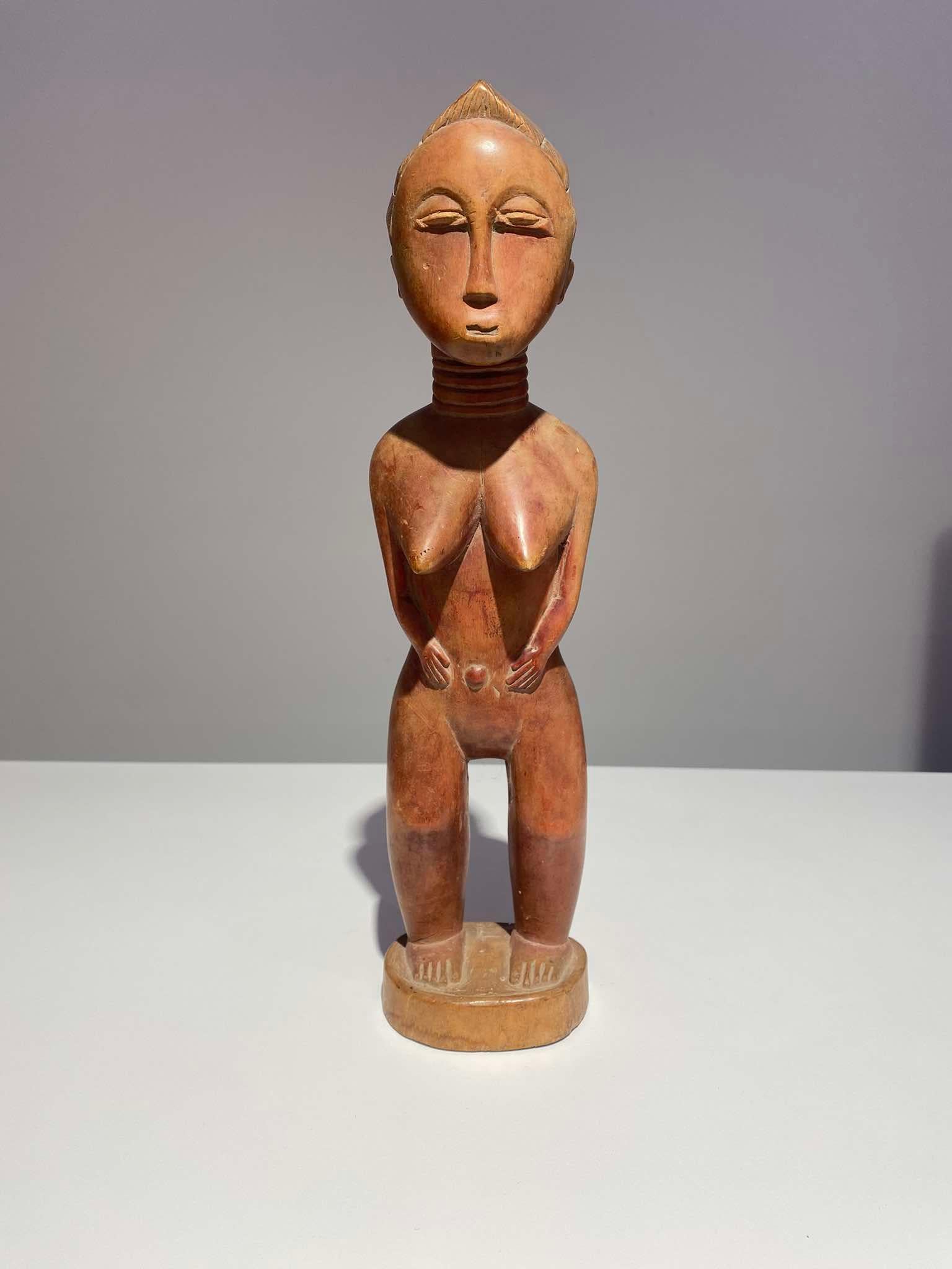 Beeindruckende Baule-Statue Elfenbein Coast Typ Blolo Bla - Burkina Faso - frühes 20. Jahrhundert (Elfenbeinküste) im Angebot