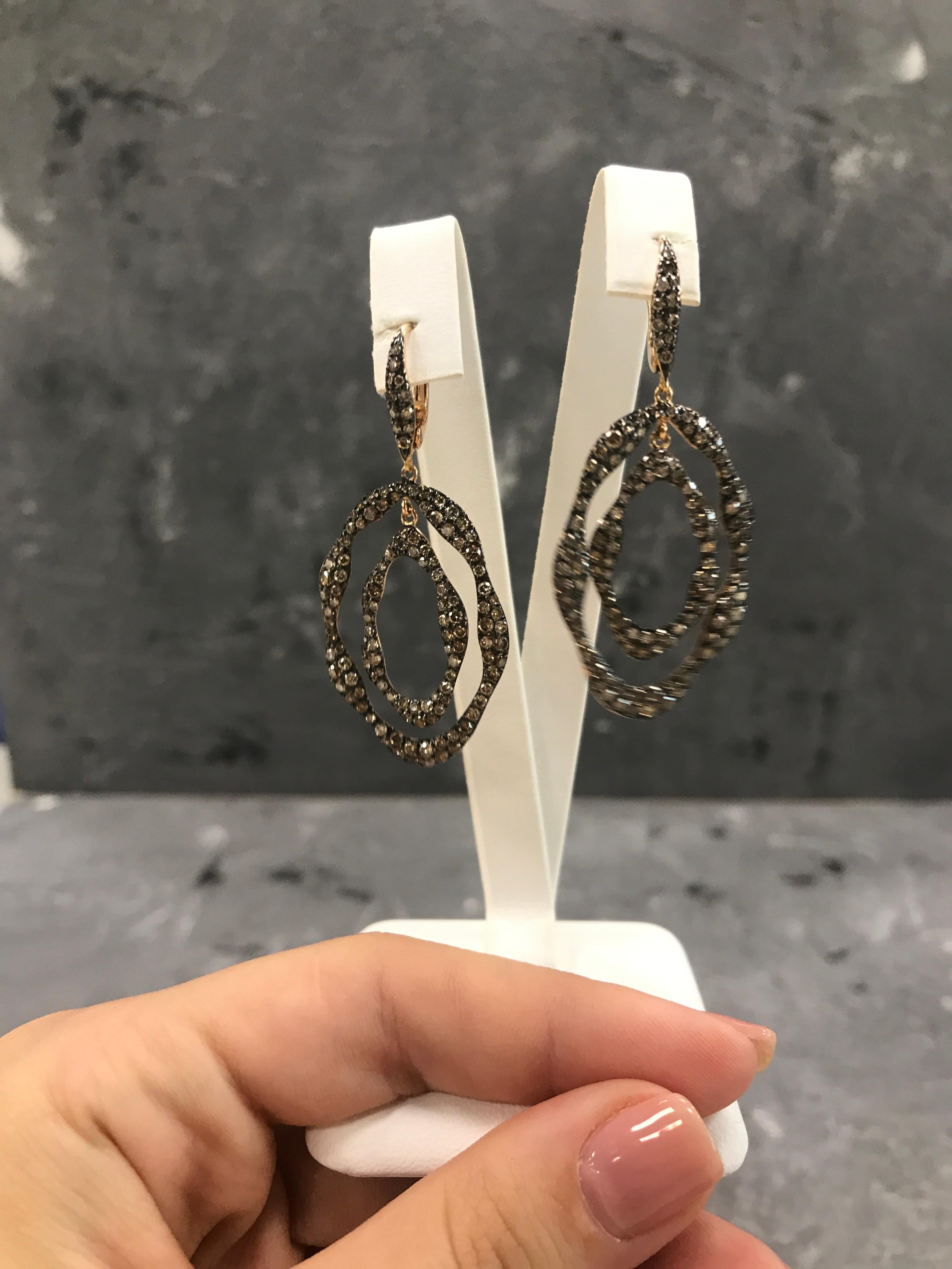 Impressive Black Brown Diamond 18 Karat Rose Gold Drop Earrings In New Condition For Sale In Montreux, CH