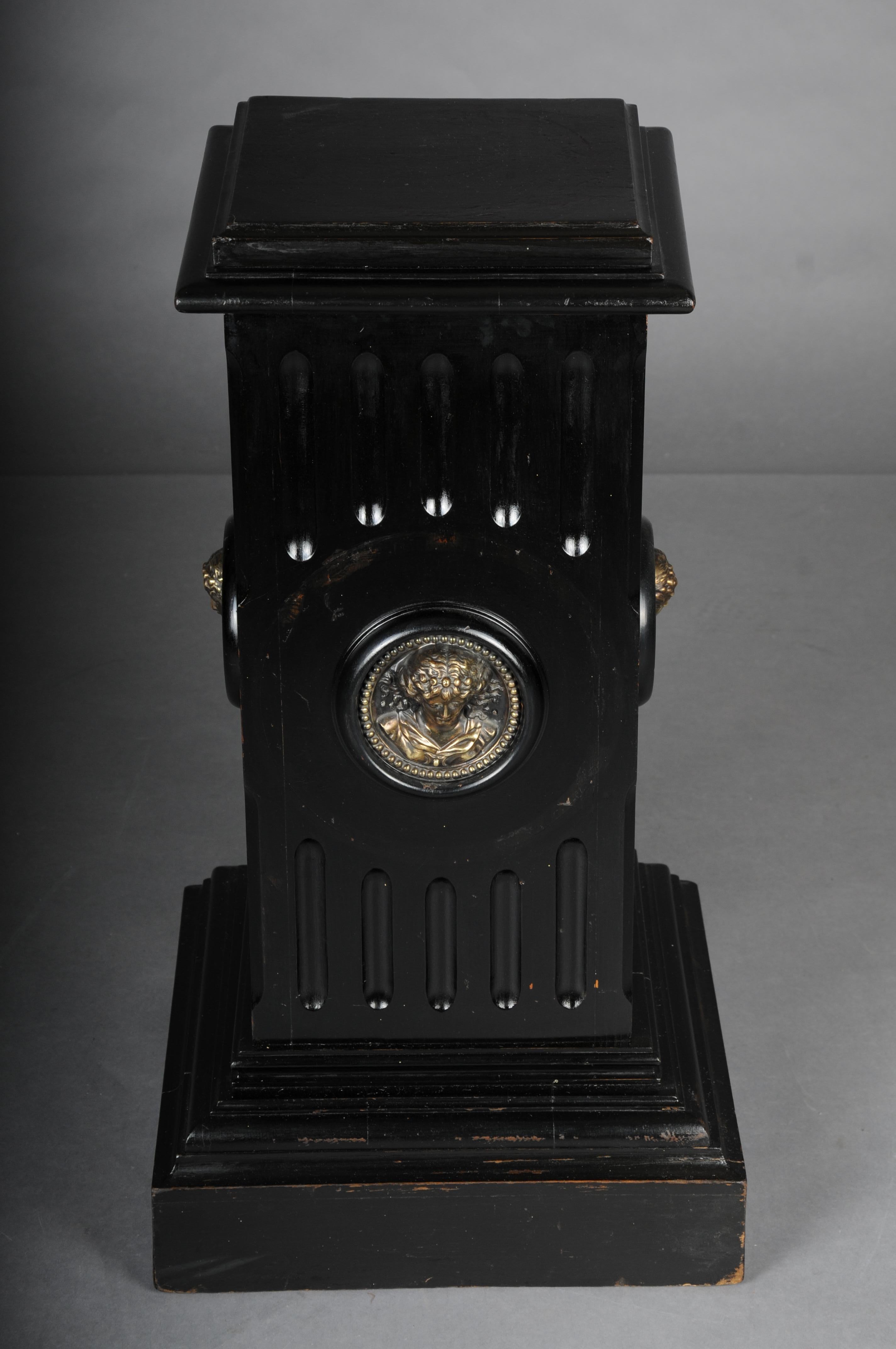 French Impressive black pedestal made of ebonized solid wood, circa 1860s For Sale
