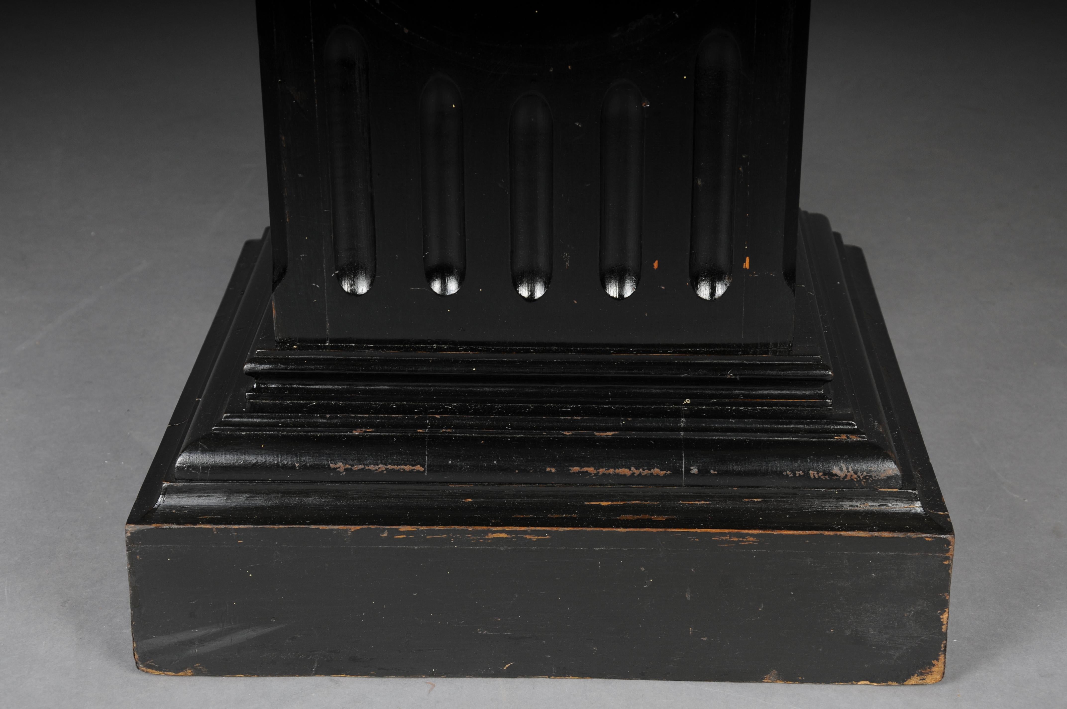 19th Century Impressive black pedestal made of ebonized solid wood, circa 1860s For Sale