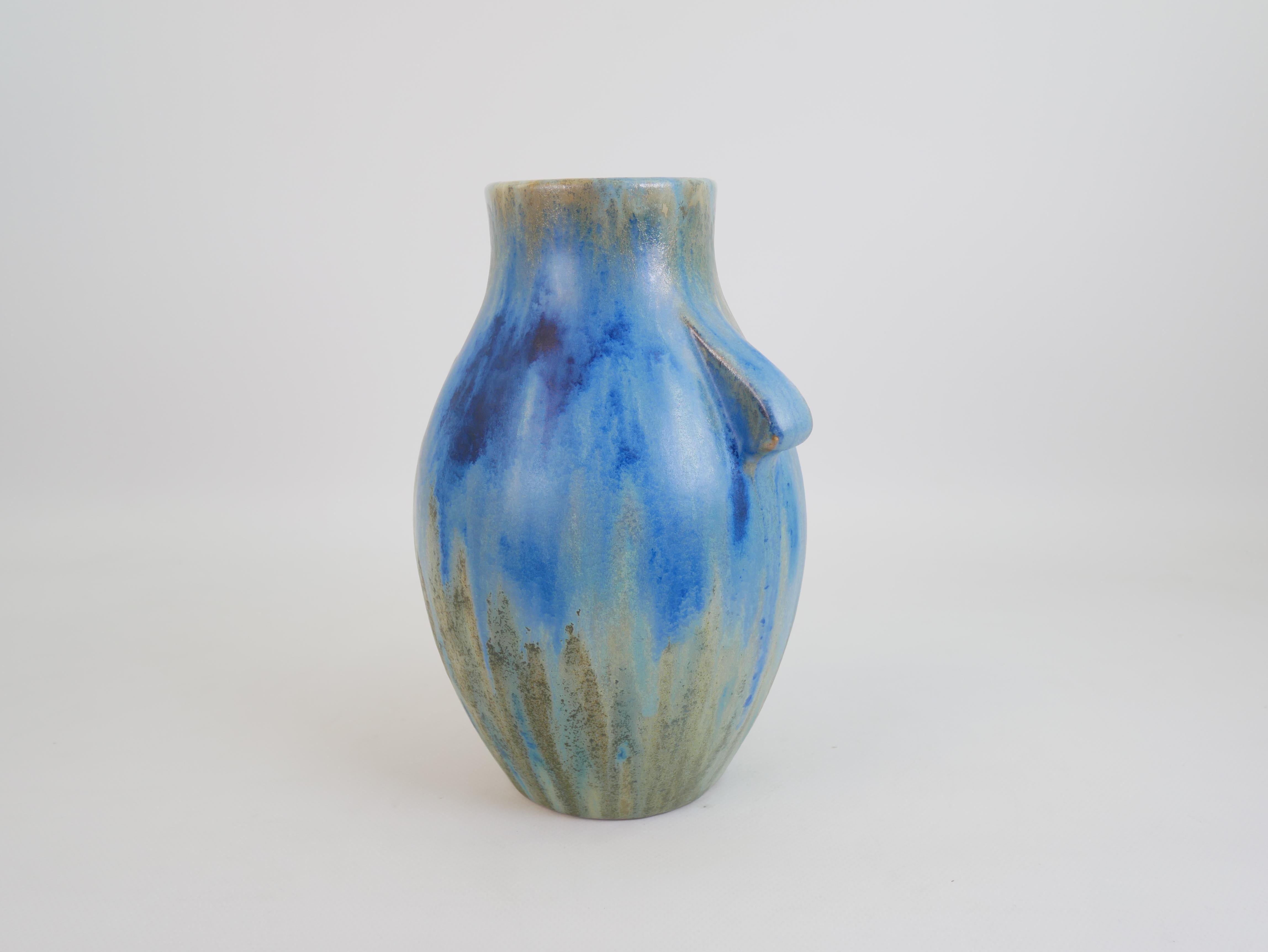 Céramique Impressionnant vase Art Déco en grès bleu de Pierrefonds Manufacture circa 1930 en vente