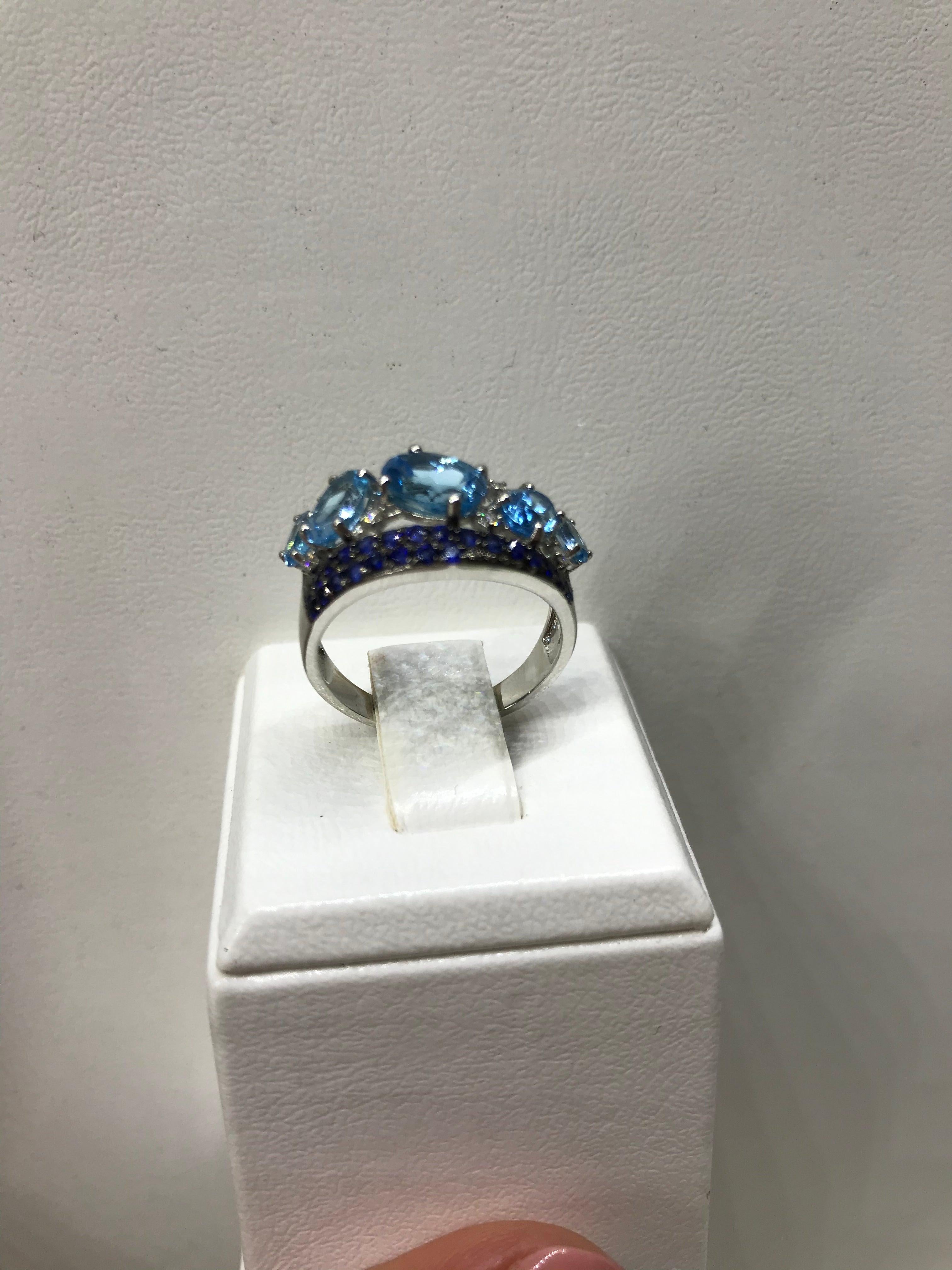 For Sale:  Impressive Blue Topaz Blue Sapphire White Diamond White Gold Statement Ring 3