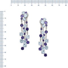 Impressionanti orecchini a goccia in oro con diamante e topazio blu e cordierite 18 carati