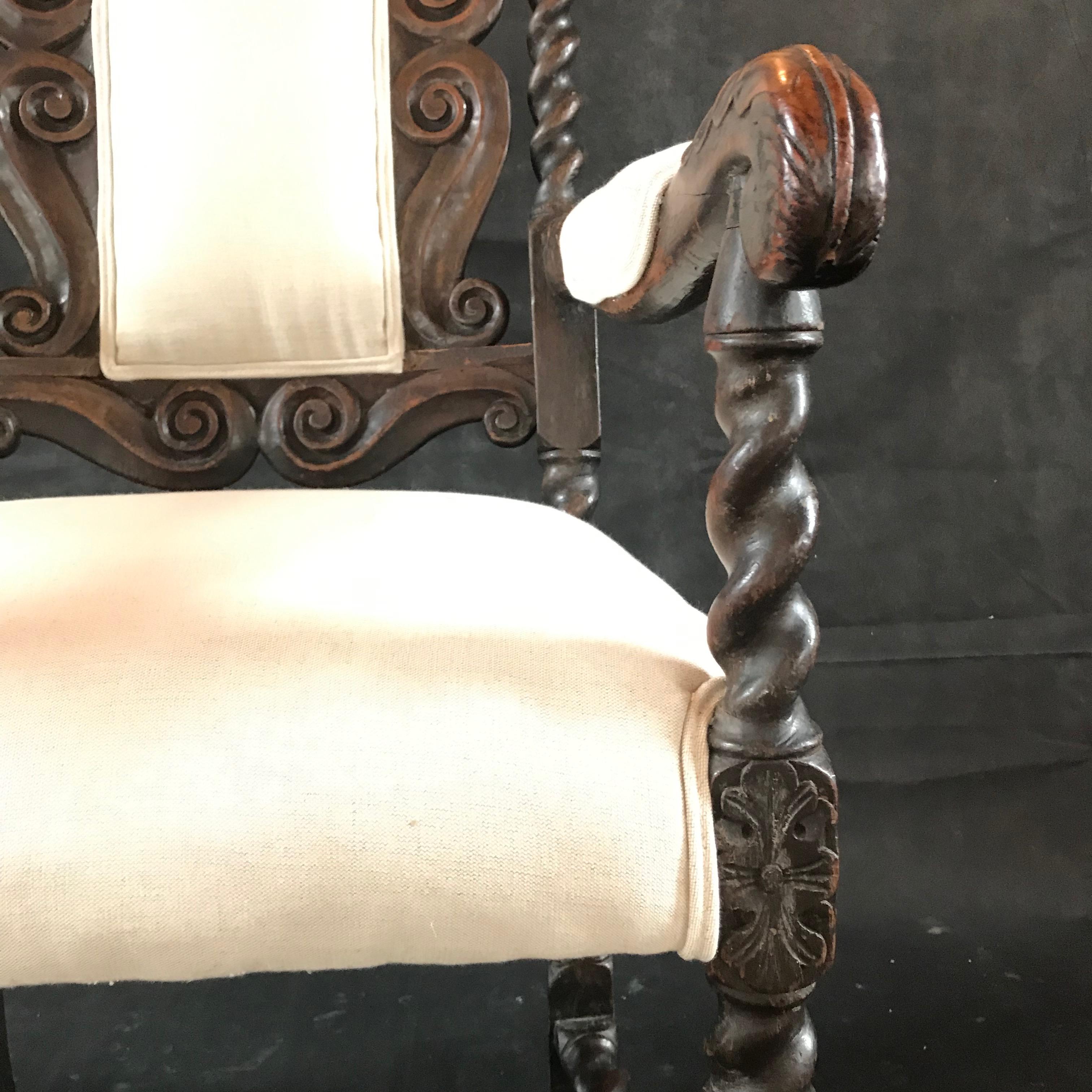 Impresionante Sillón Jacobeo Británico de Roble Tallado del Siglo XVIII en venta 2