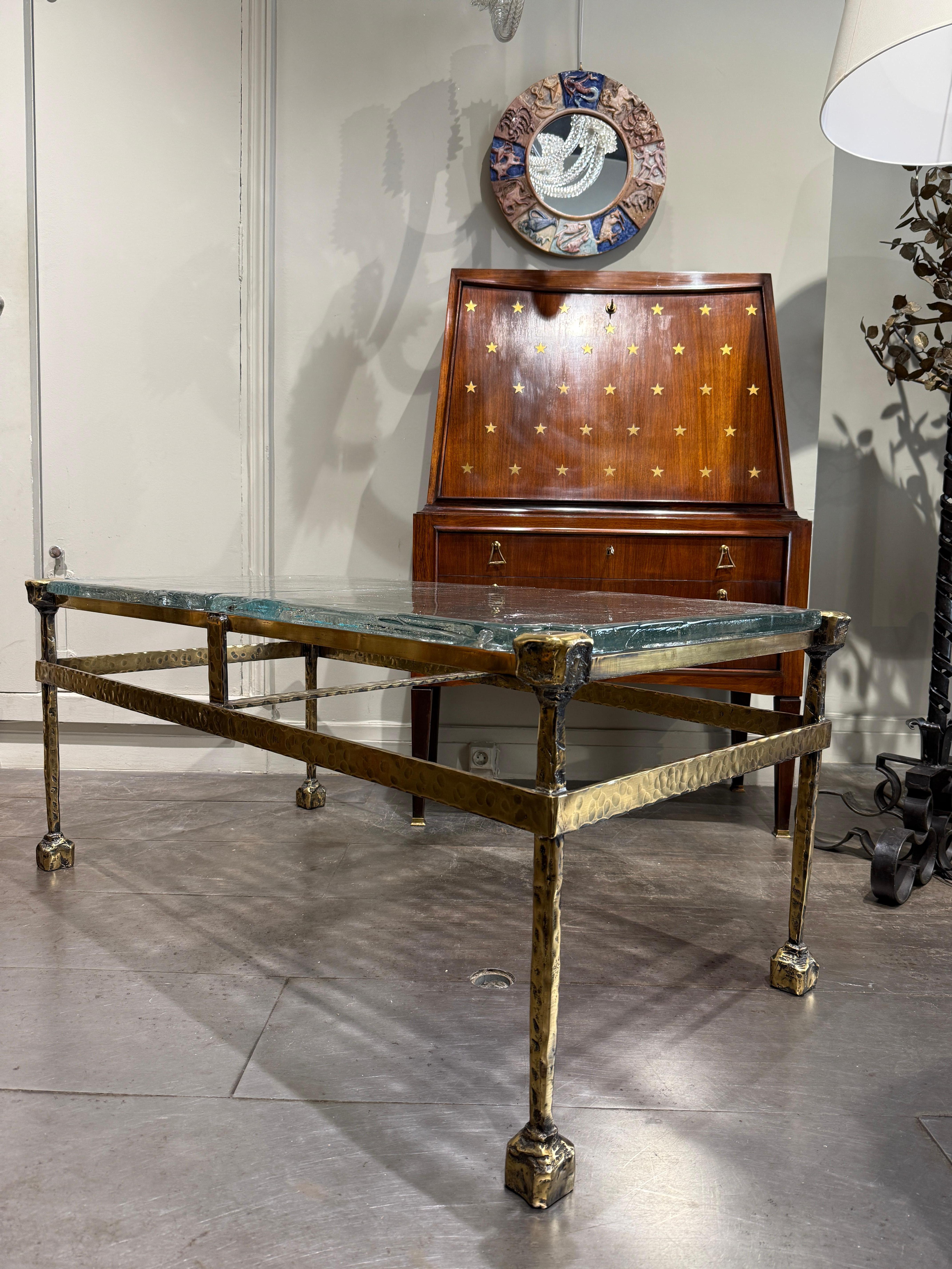 Impressive bronze and glass top coffee table circa 1980 Germany In Good Condition For Sale In PARIS, FR