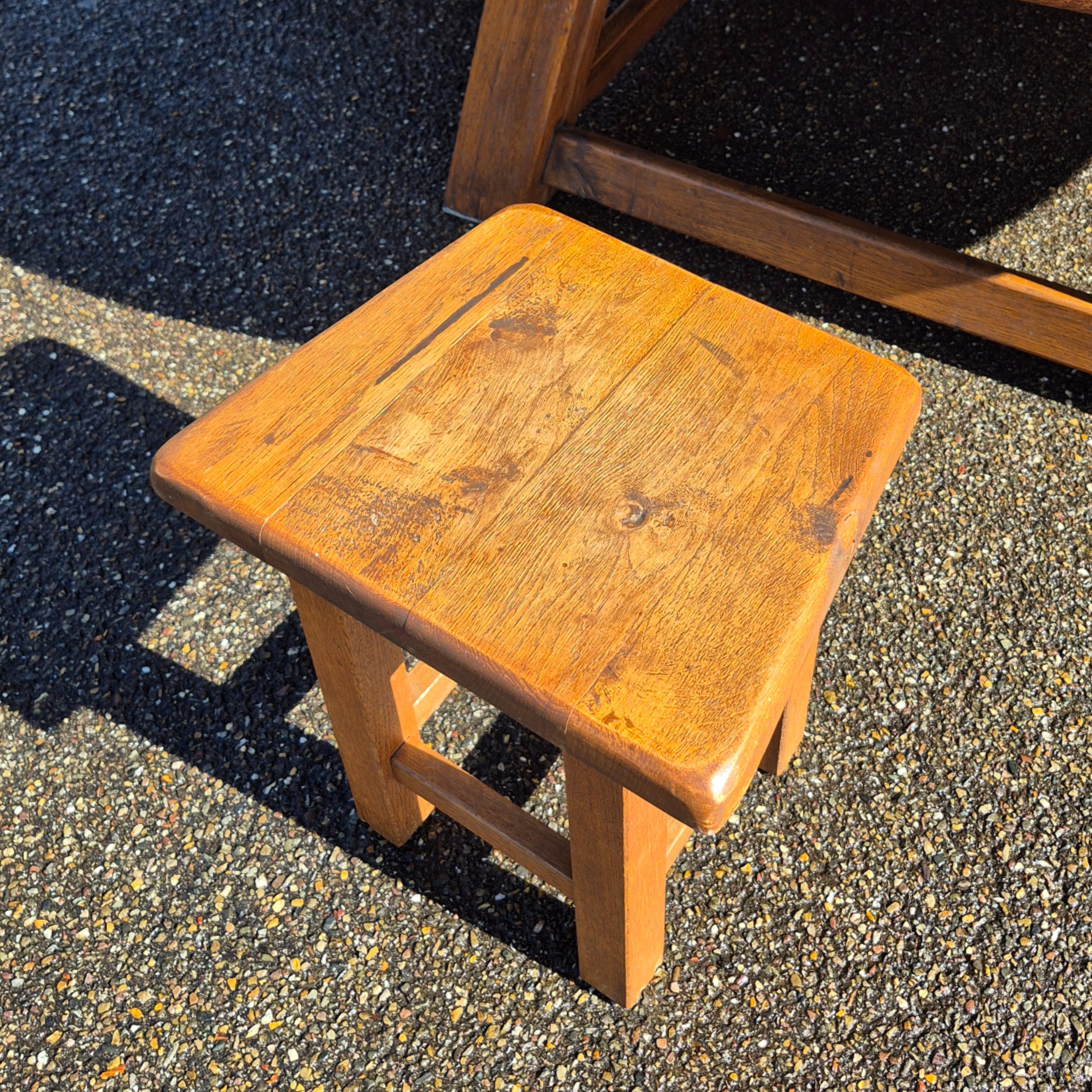 Impressive brutalist round oak dining table, Netherlands 1960s For Sale 5
