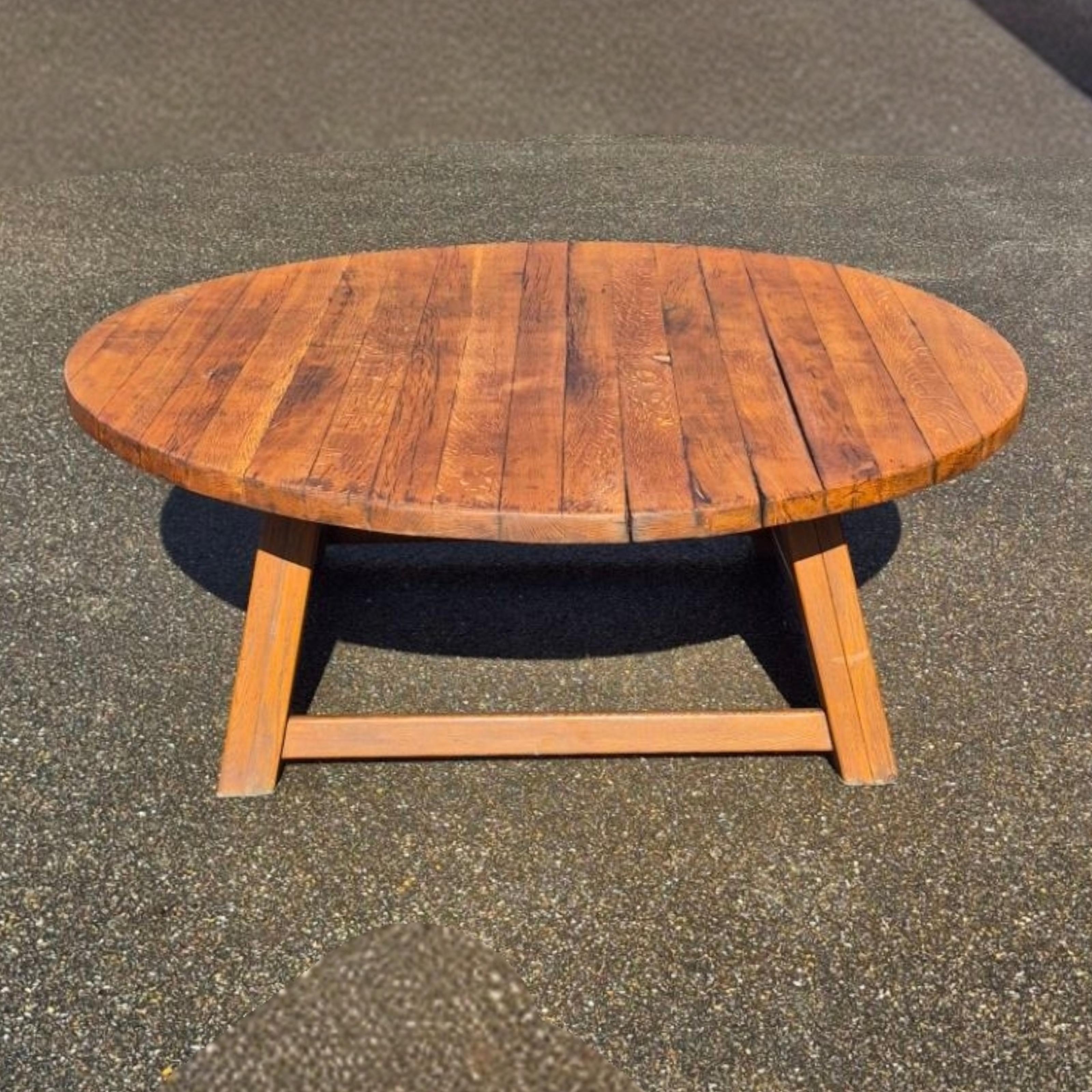 Brutalist Impressive brutalist round oak dining table, Netherlands 1960s For Sale