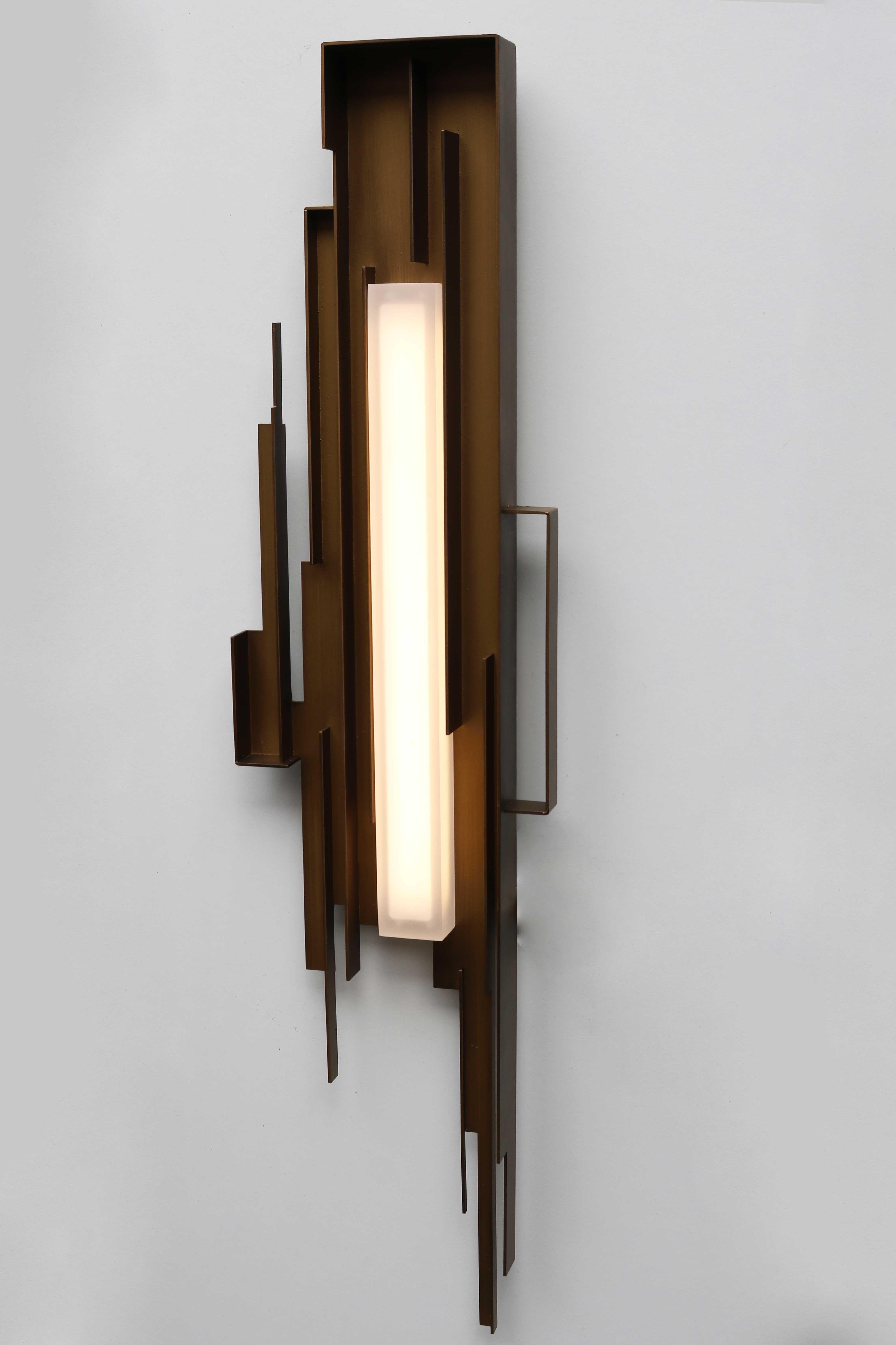 Mid-Century Modern Impressive Brutalist Style Wall Lights / Sconce Metal Sculpted design gold light For Sale