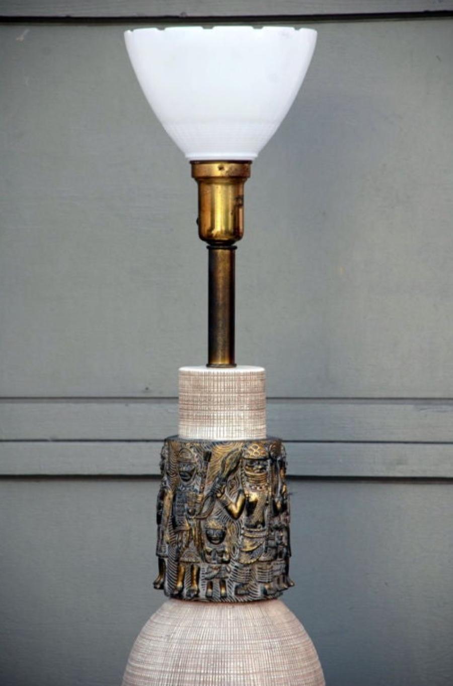 Impressionnante lampe en céramique et bronze doré de Reglor of Calif en vente 2