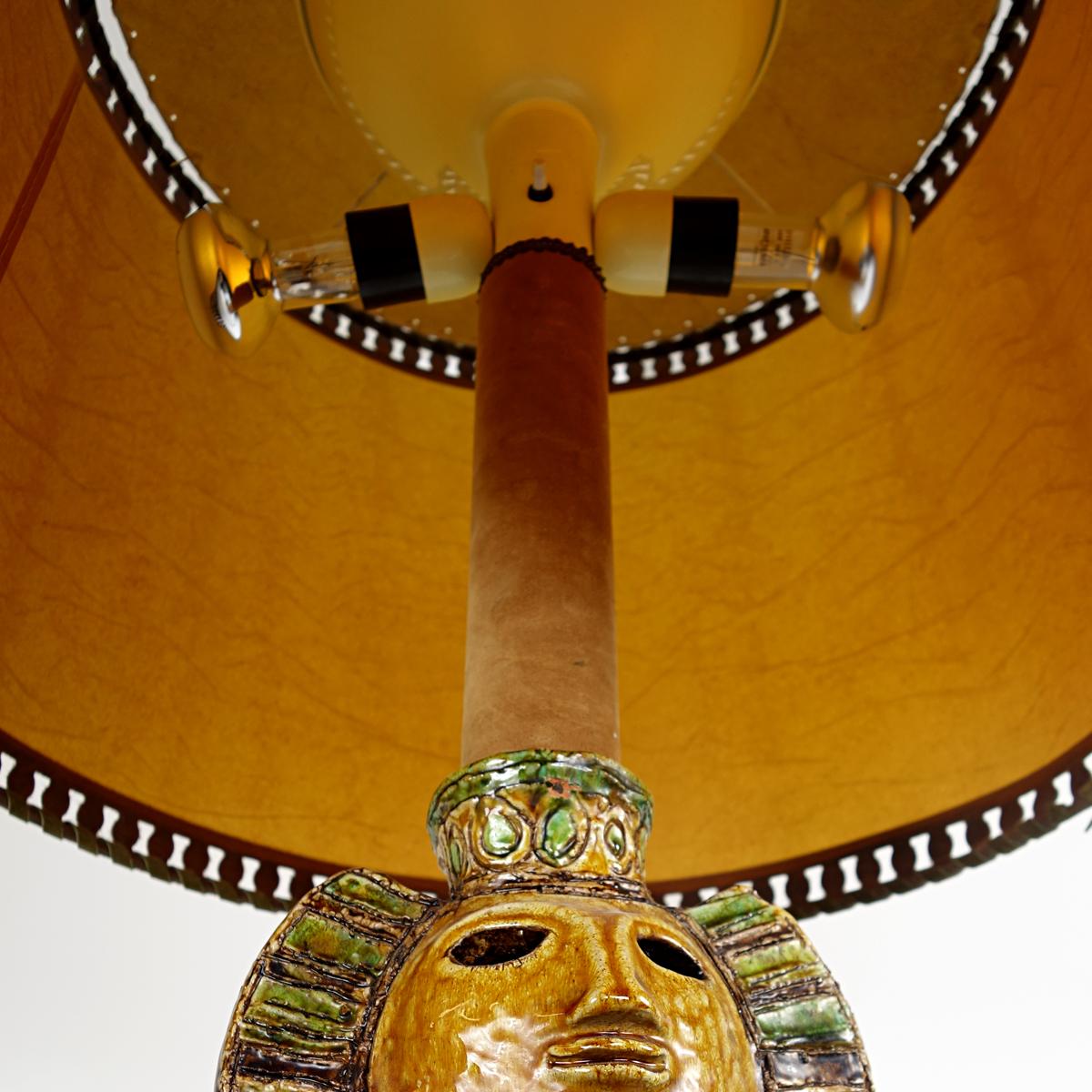 Impressionnant lampadaire ou lampe de table en céramique de style maya mystique et majestueux en vente 3