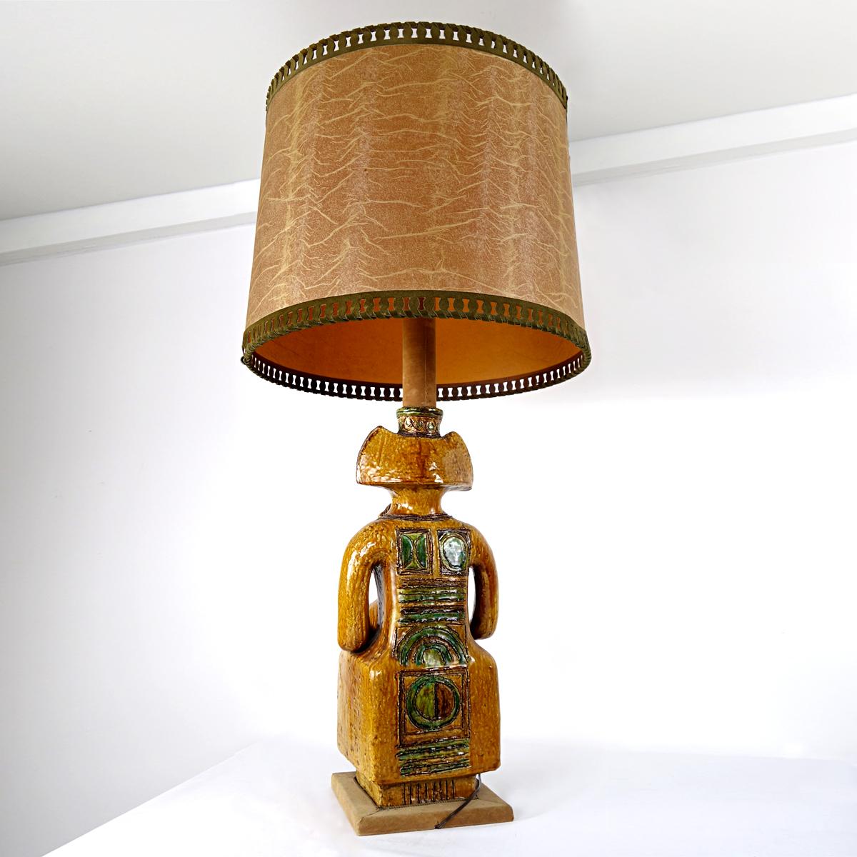 Beeindruckende Steh- oder Tischlampe aus Keramik im mystischen und majestätischen Maya-Stil (Volkskunst) im Angebot
