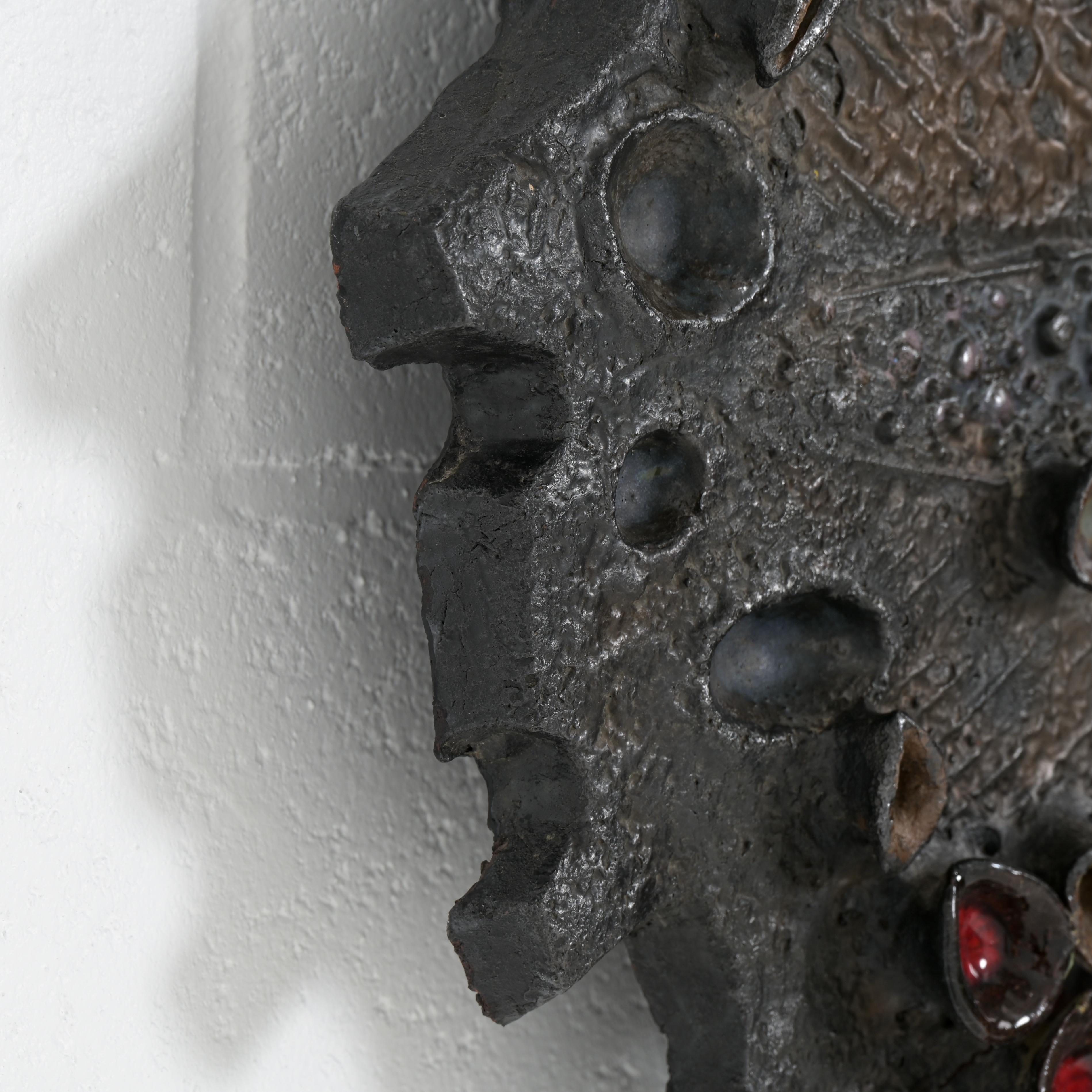Impresionante escultura mural de cerámica de Amphora en venta 3