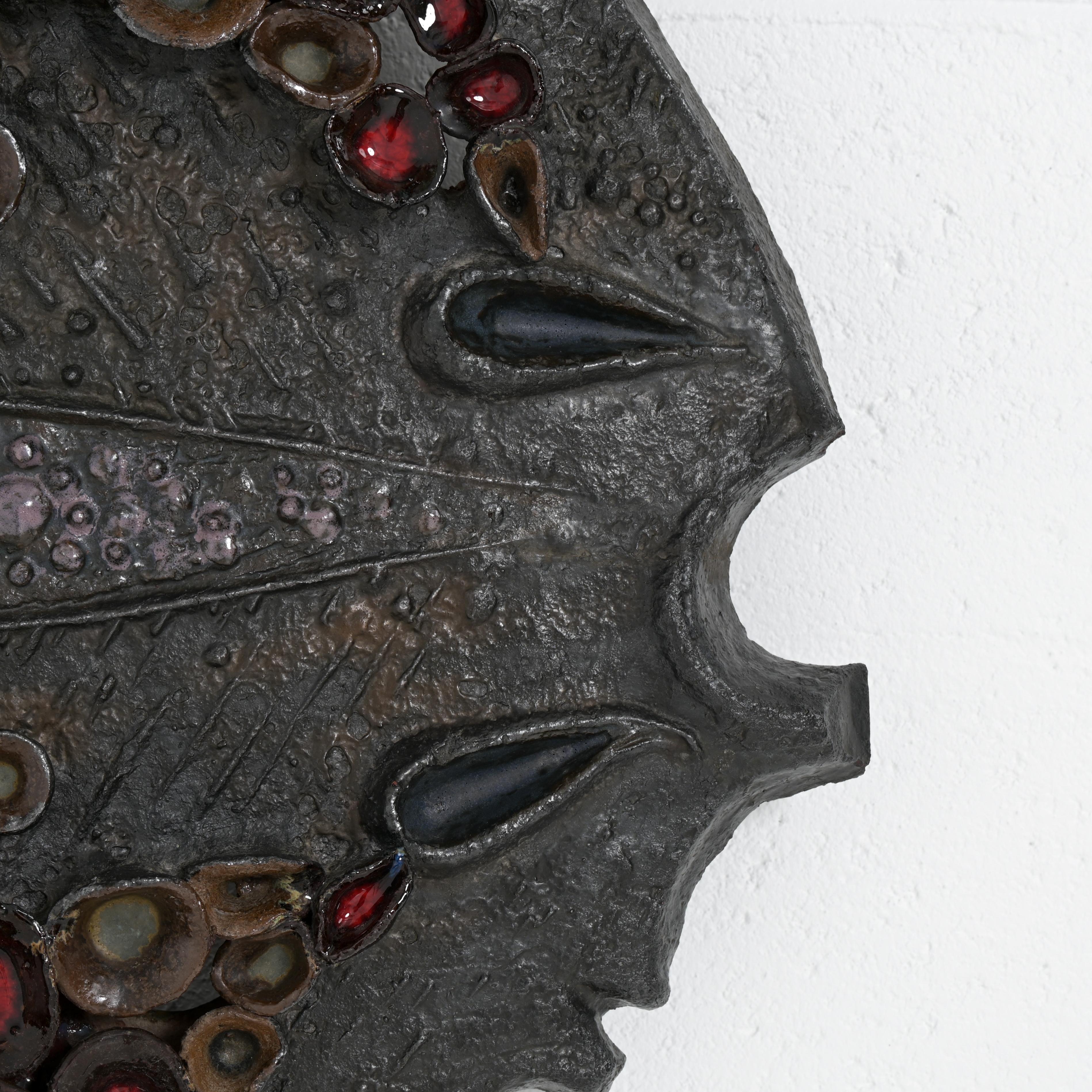 Impresionante escultura mural de cerámica de Amphora en venta 4
