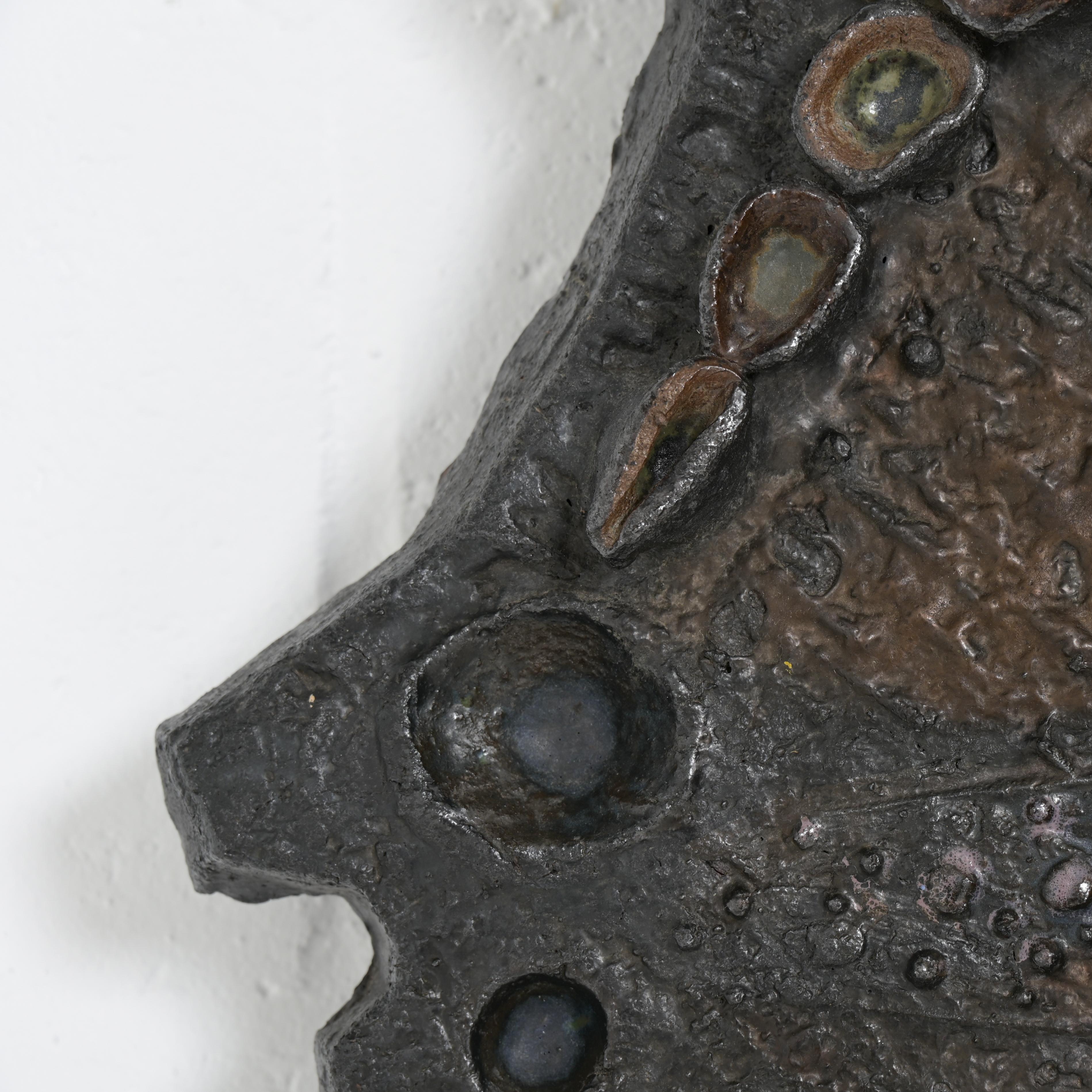 Impresionante escultura mural de cerámica de Amphora en venta 5