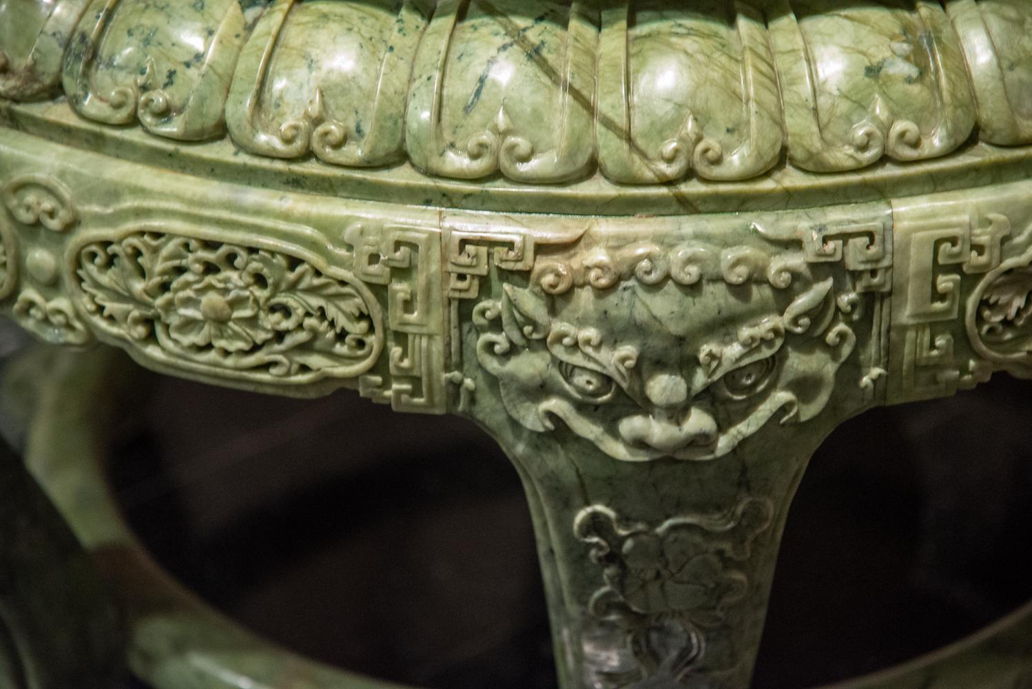 Impressive Chinese Carved Serpentine Center Table In Good Condition In Dallas, TX