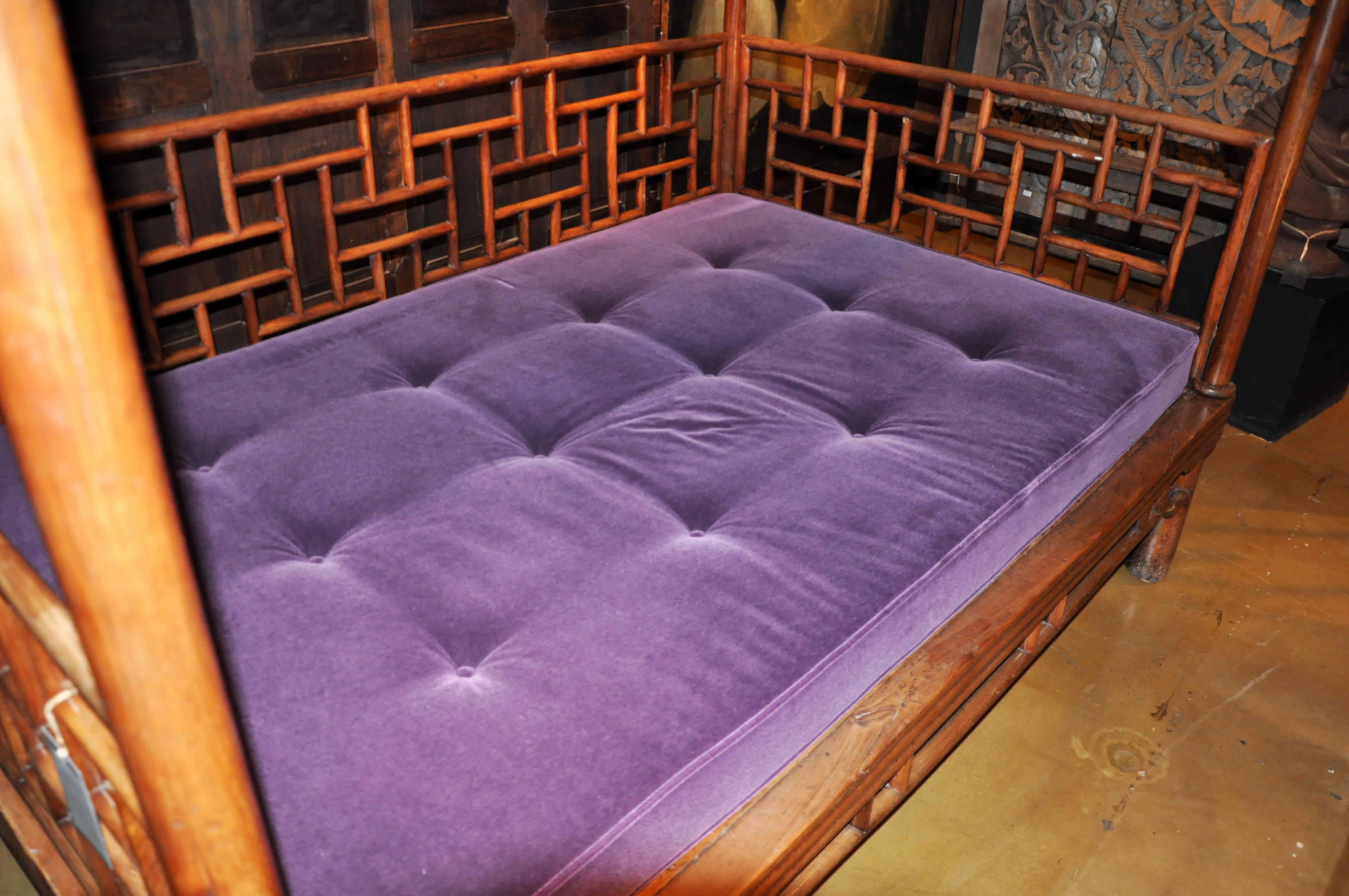 Wood Impressive Chinese Day Bed