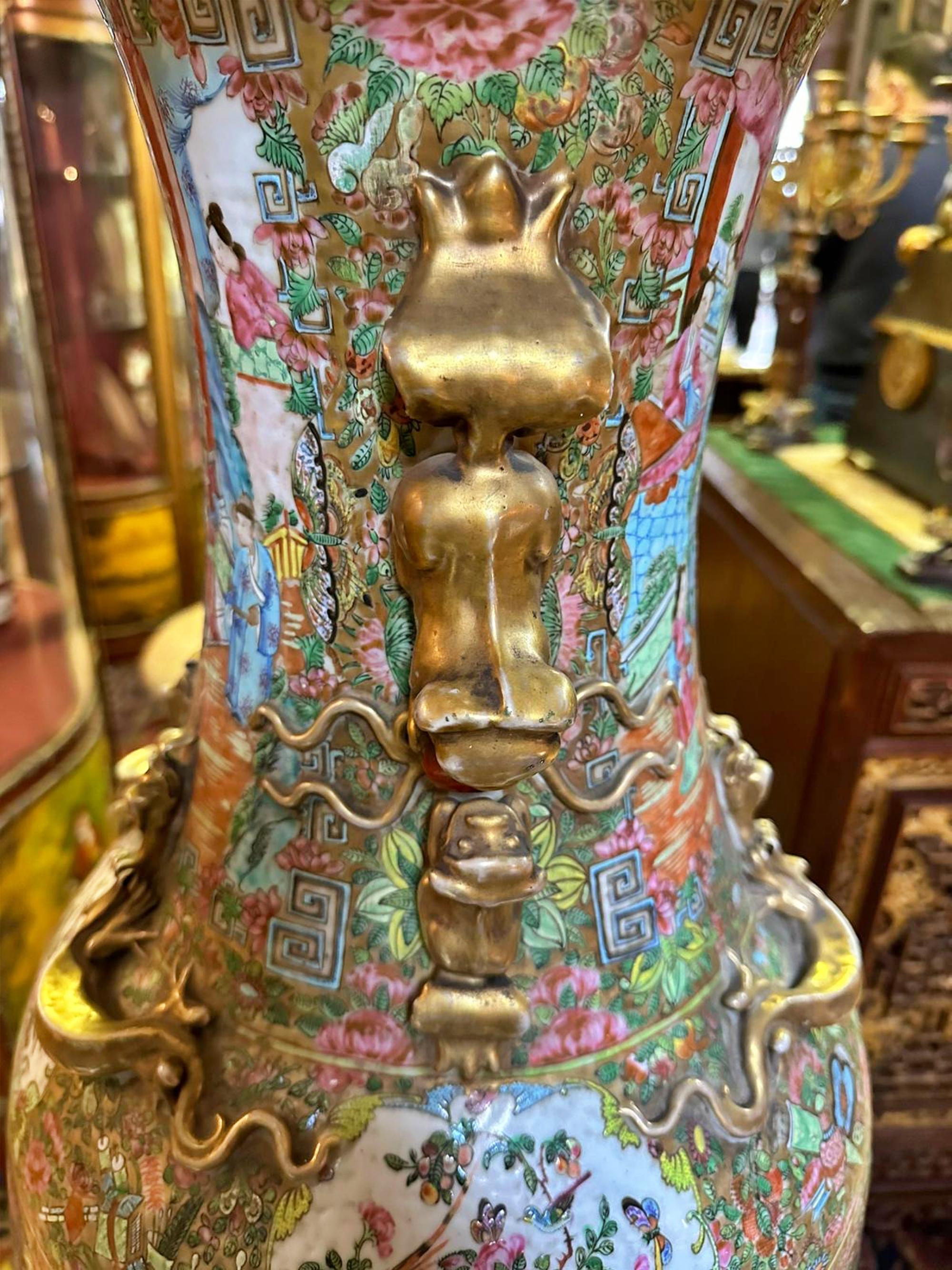Fait main Impressionnants vases chinois du 19e siècle Canton Familia Rosa en vente