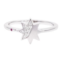 Impresionante Anillo Clásico de Oro Blanco con Rubí y Diamantes