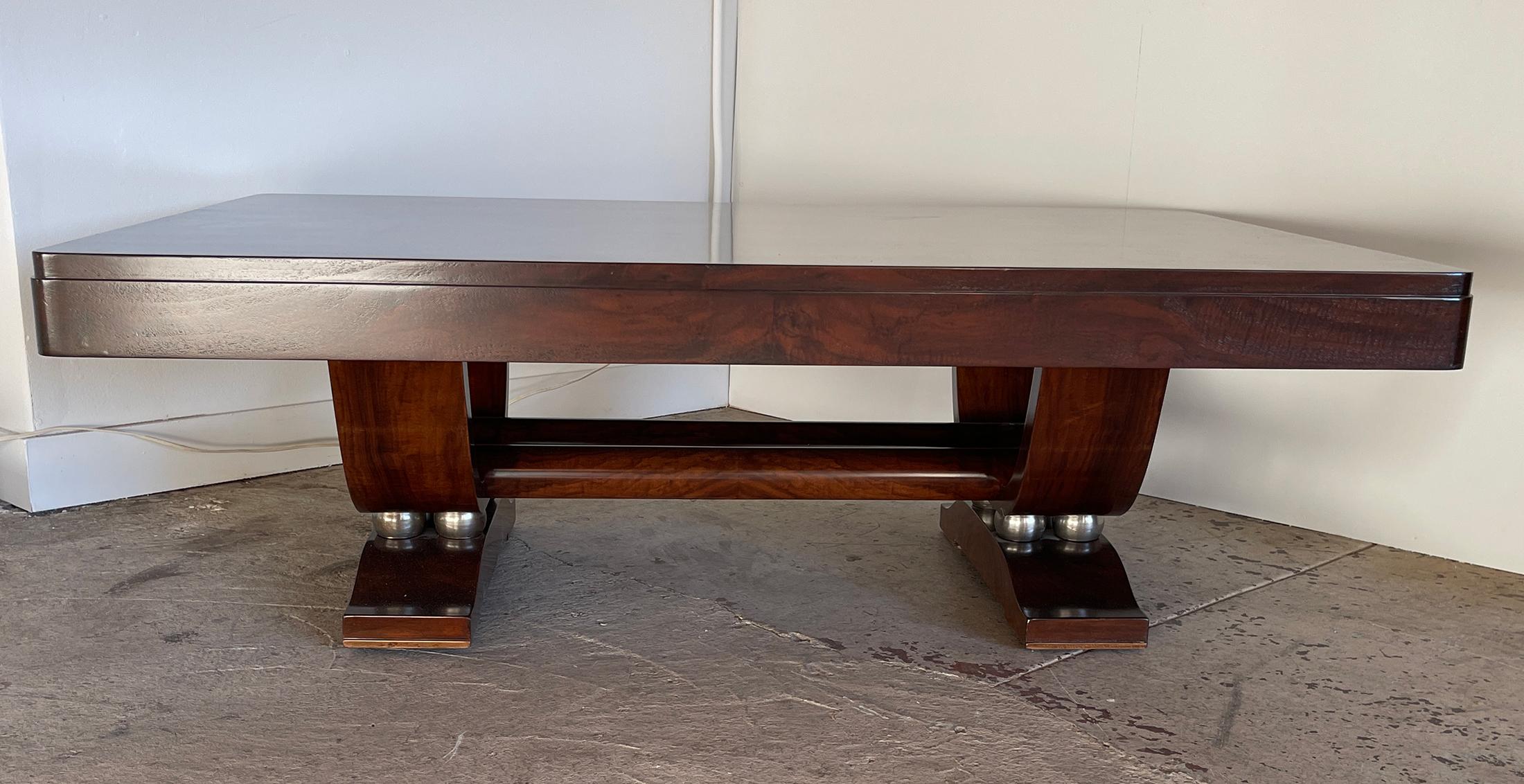Milieu du XXe siècle Table basse française Art déco 1930-1940, Rene His - Mise en scène de monstres - NETFLIX en vente