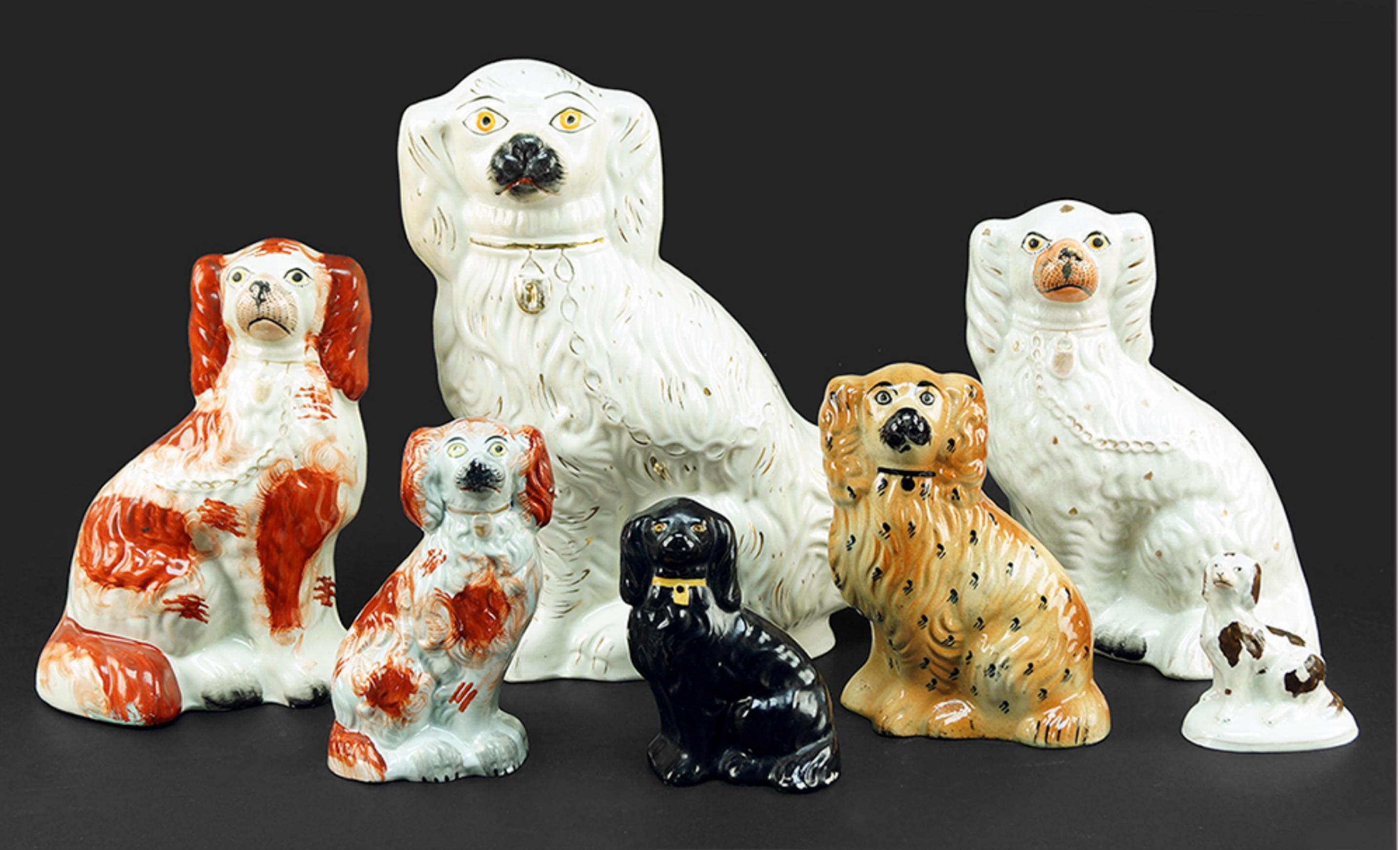 Impressionnante collection de chiens Staffordshire anglais du 19ème siècle en vente 2