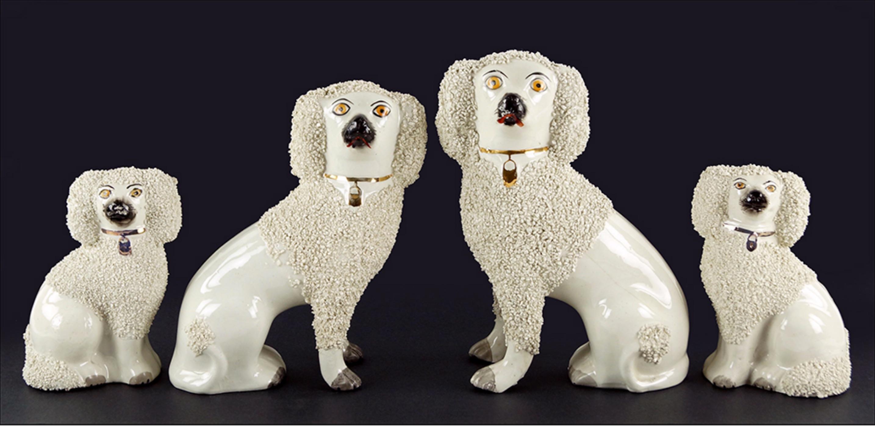 Impressionnante collection de chiens Staffordshire anglais du 19ème siècle en vente 3