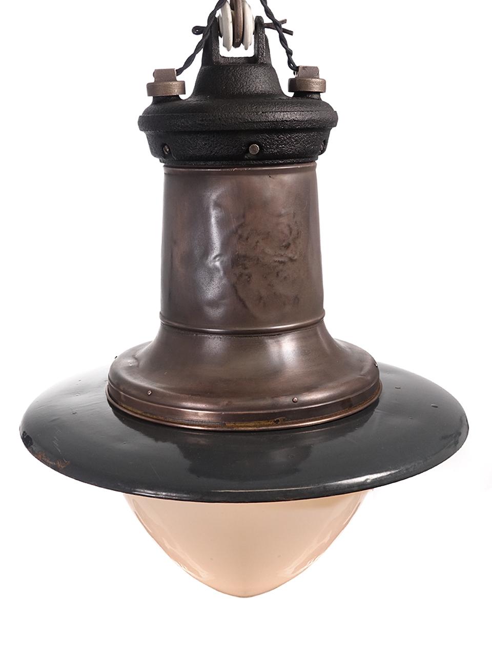 Impressive Copper, Porcelain and Milk Glass Street Lamp (Industriell)