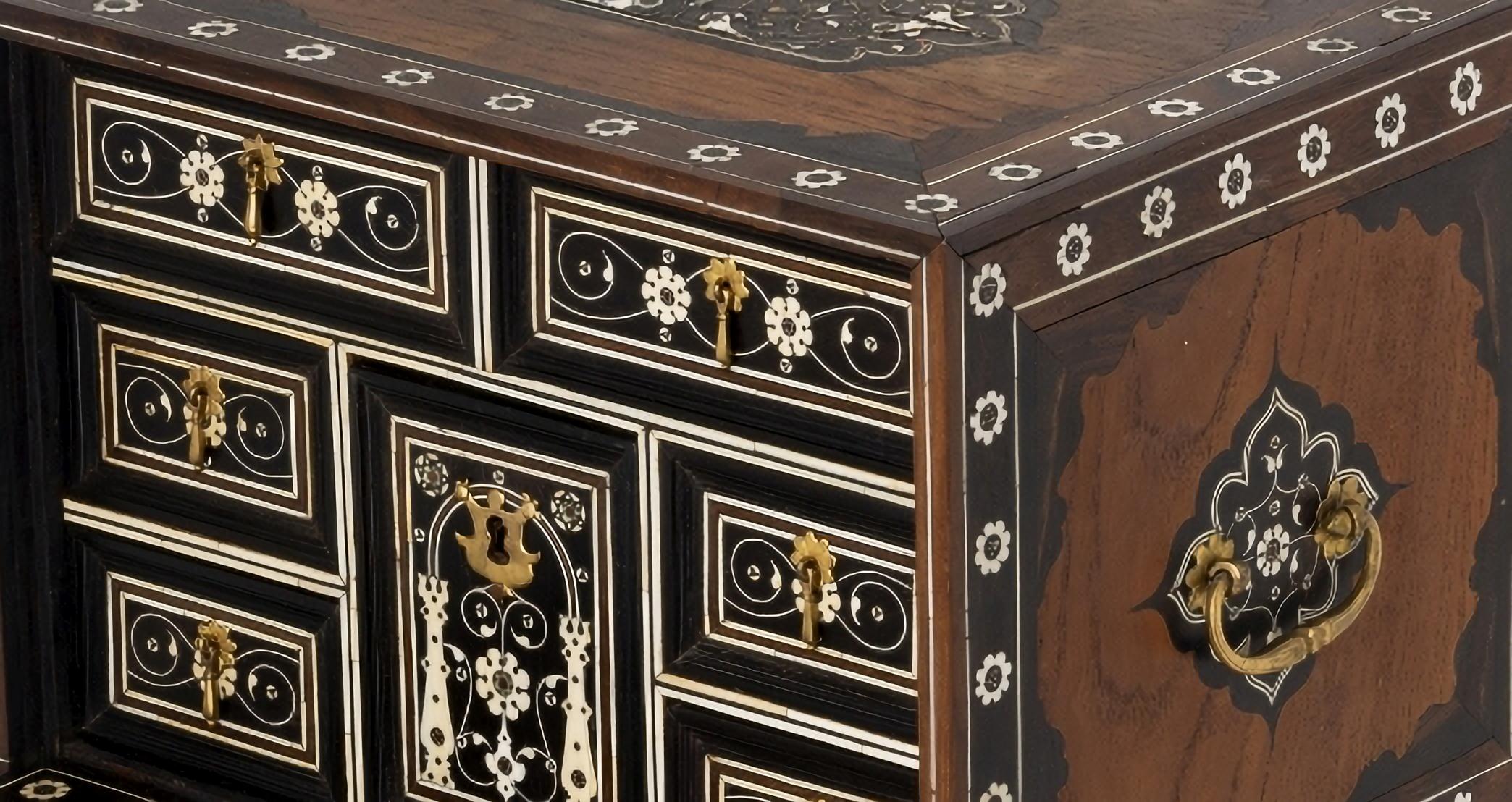 XVIIIe siècle et antérieur IMPRESSIONNANT COMPTOIR Indo-Portugais 17ème siècle en vente