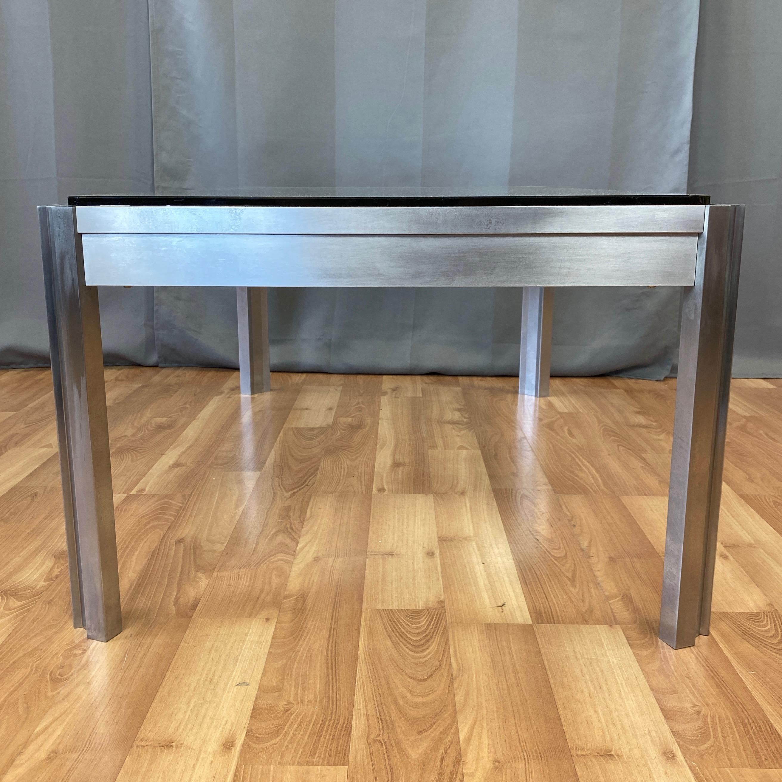 Impresionante mesa de centro de acero inoxidable y cristal fabricada a medida, años 70 8