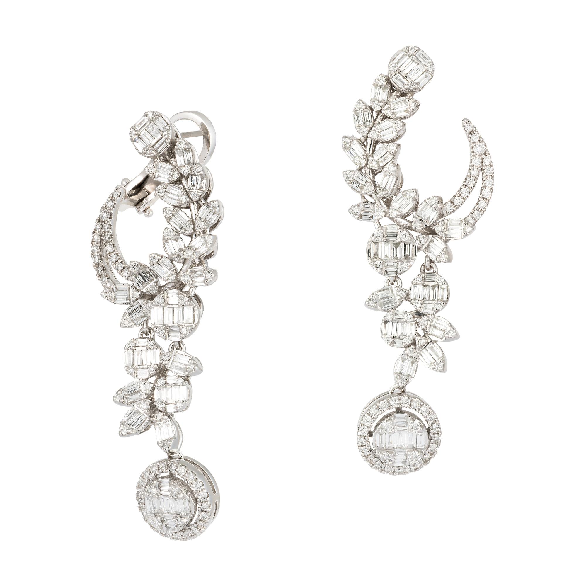 Modern Impressive Dangle White Gold 18K Earrings Diamond For Her For Sale
