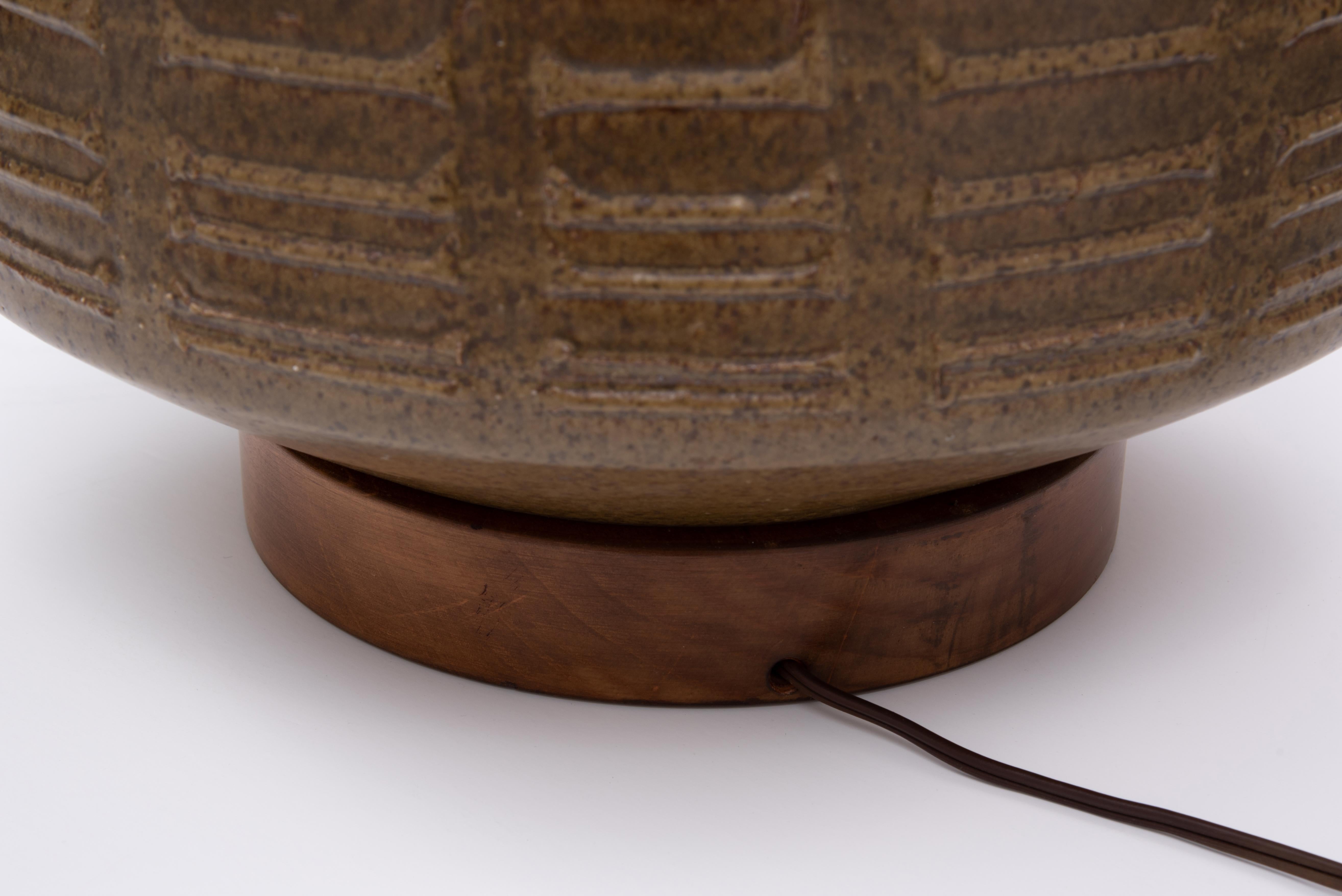 Impressive David Cressey Architectural Pottery Lamp Dark Textured Pro Artisan Pa For Sale 4