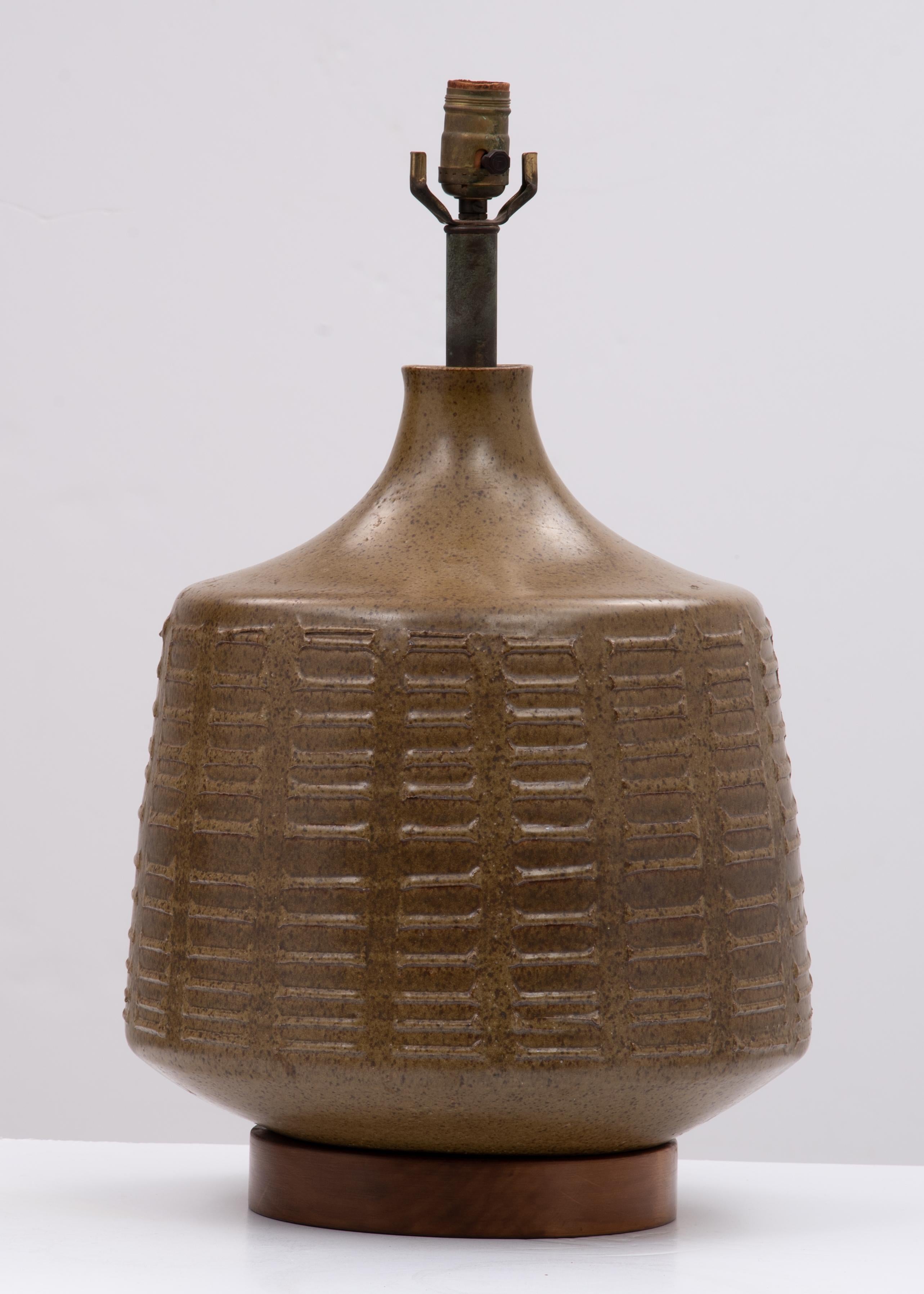 Mid-20th Century Impressive David Cressey Architectural Pottery Lamp Dark Textured Pro Artisan Pa For Sale