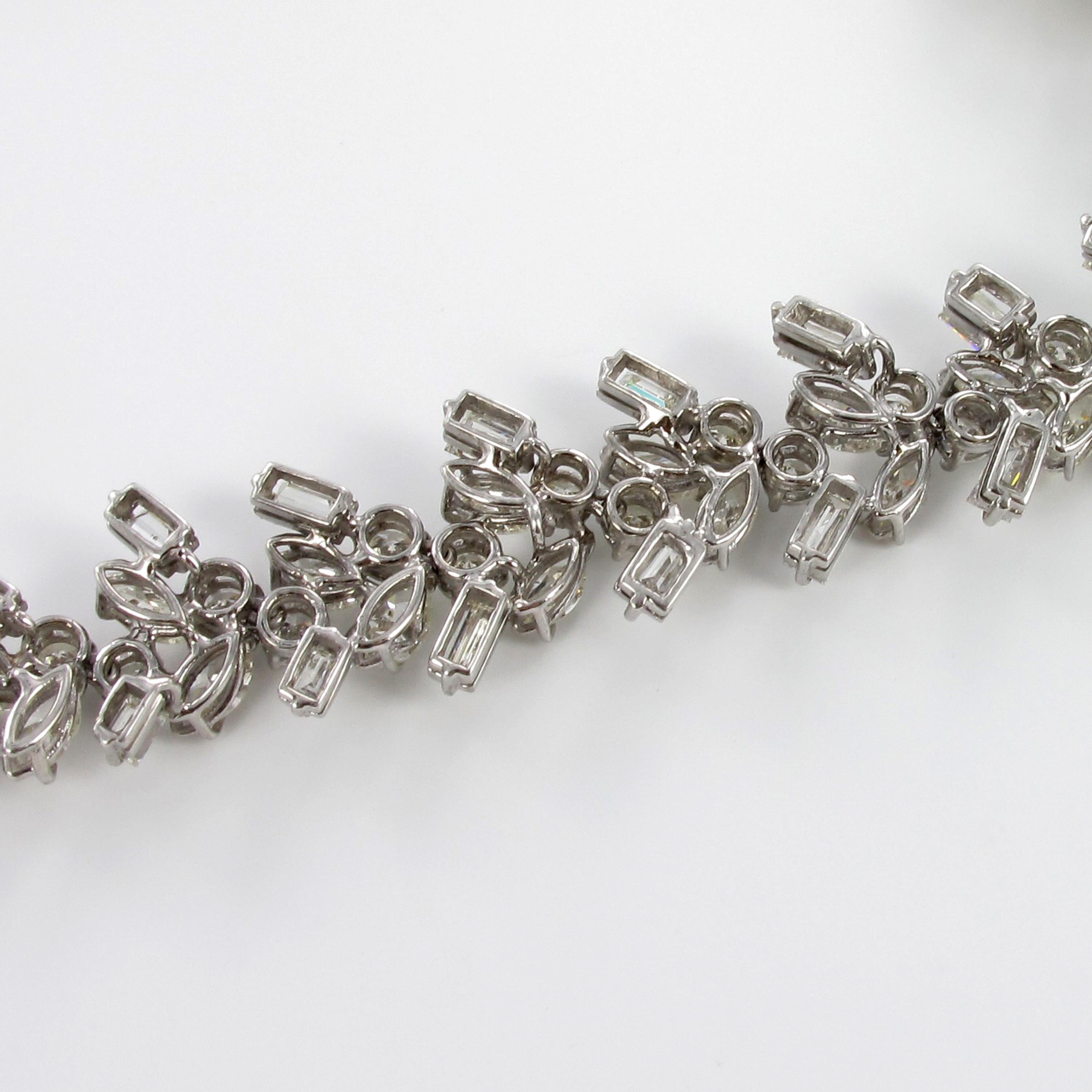 Contemporary Impressive Diamond Necklace in White Gold 18 Karat For Sale