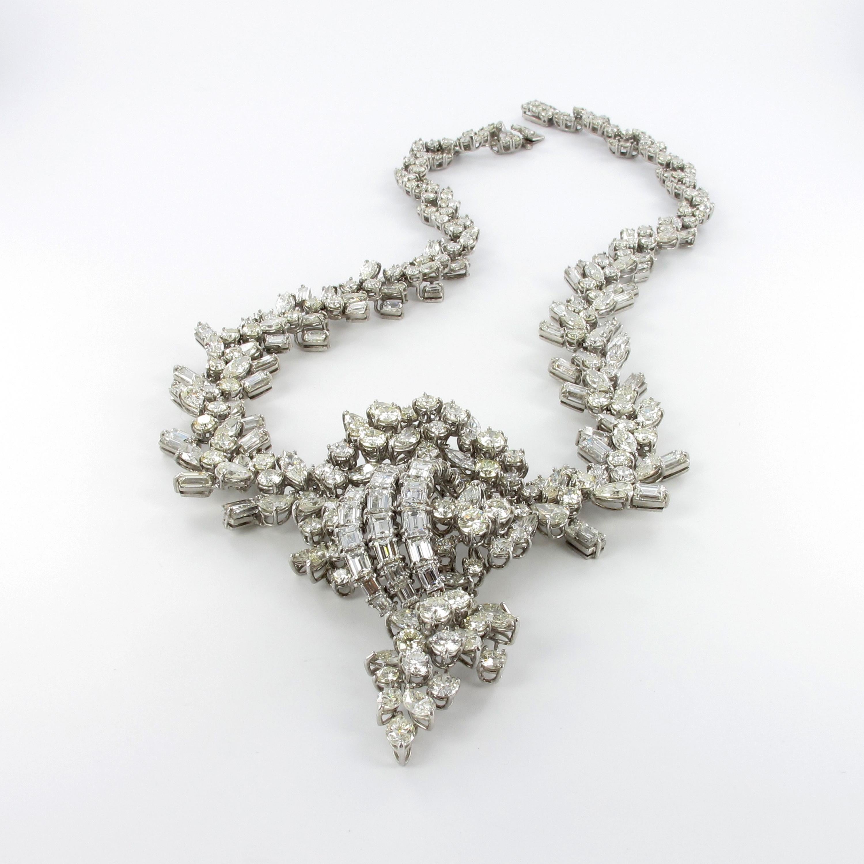 Brilliant Cut Impressive Diamond Necklace in White Gold 18 Karat For Sale