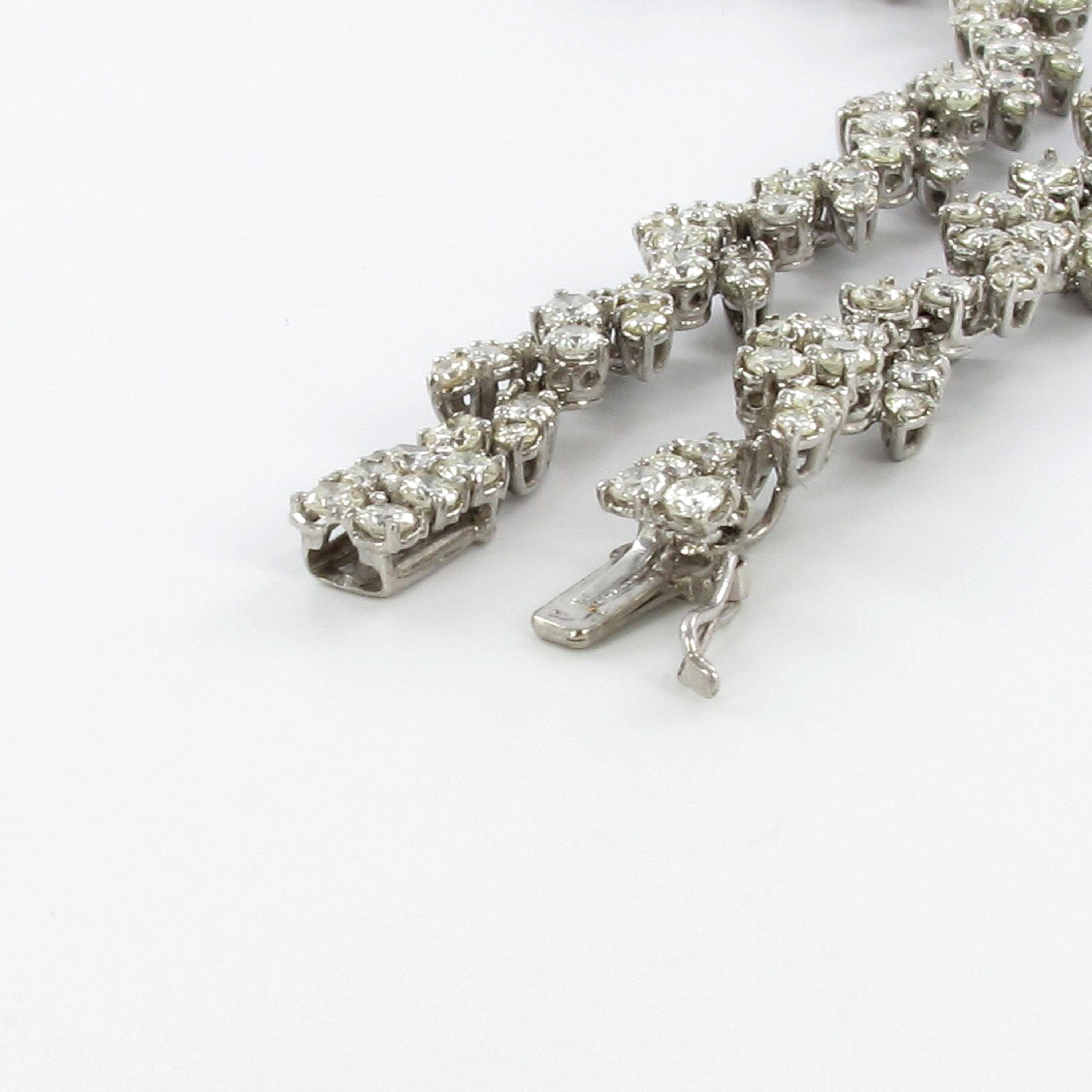 Beeindruckende Diamant-Halskette aus Weißgold 18 Karat im Angebot 3