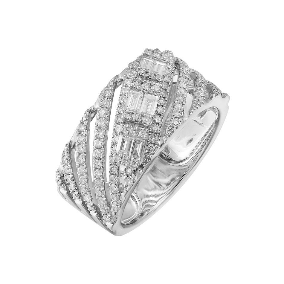 Round Cut Impressive Diamond White Gold Ring For Sale