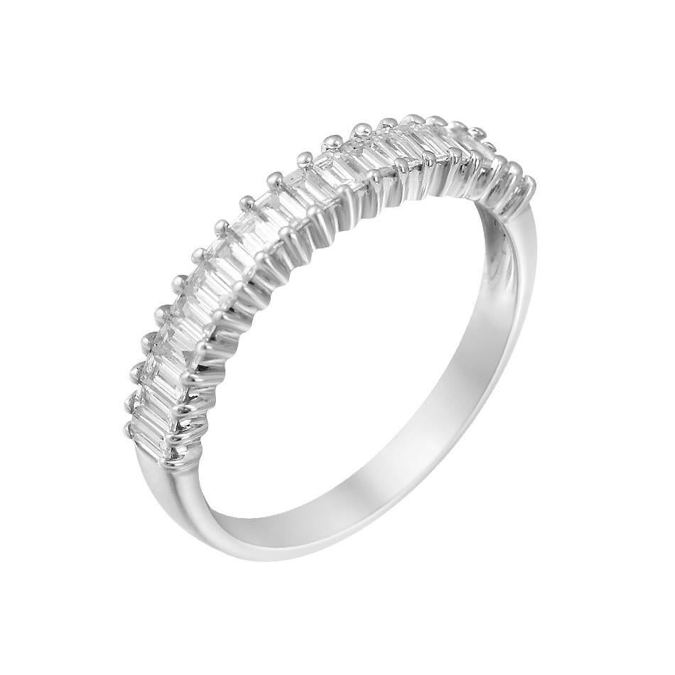 Taille ronde Bague impressionnante en or blanc et diamants en vente