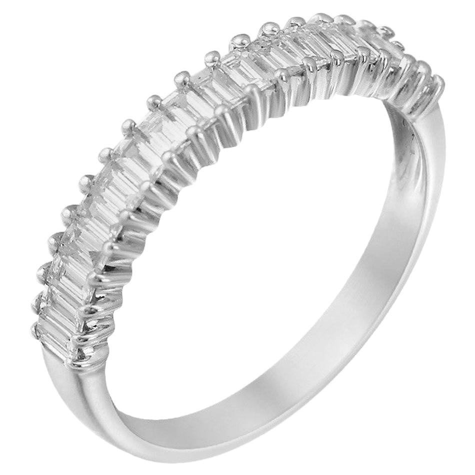 Bague impressionnante en or blanc et diamants en vente