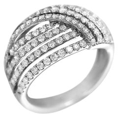 Impressionnante bague en or blanc et diamants