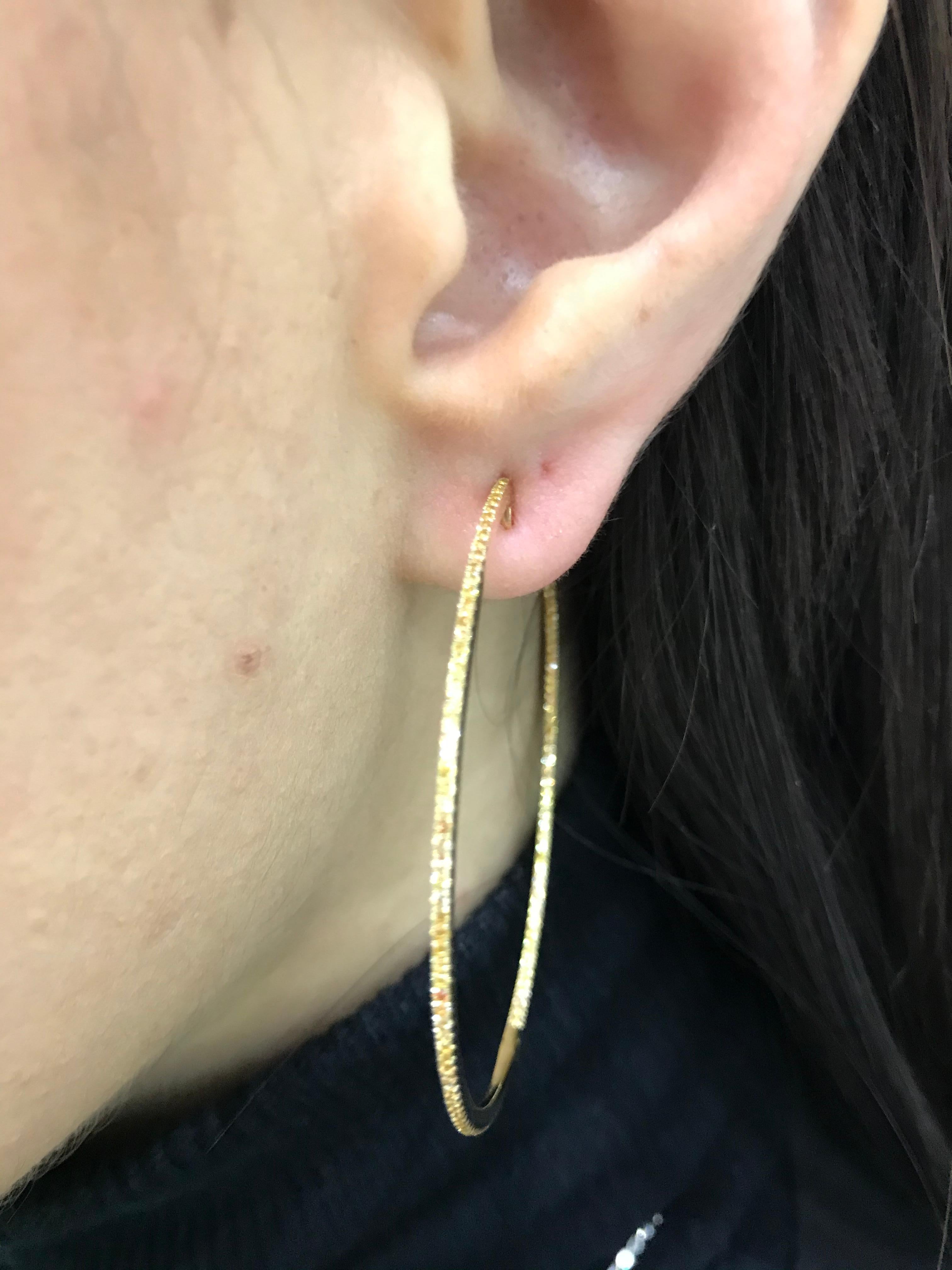 Impressive Diamond Yellow Gold Hoop Earrings In New Condition For Sale In Montreux, CH
