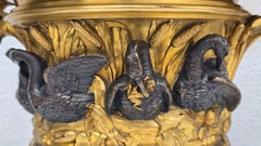 Außergewöhnliche Napoleon III Vergoldete Bronze und Onyx Schwan Tafelaufsatz Urne, Frankreich