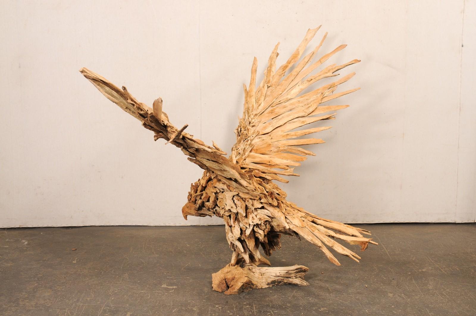 Impressionante scultura in legno d'aquila (oltre 6 piedi di apertura delle ali) in vendita 4