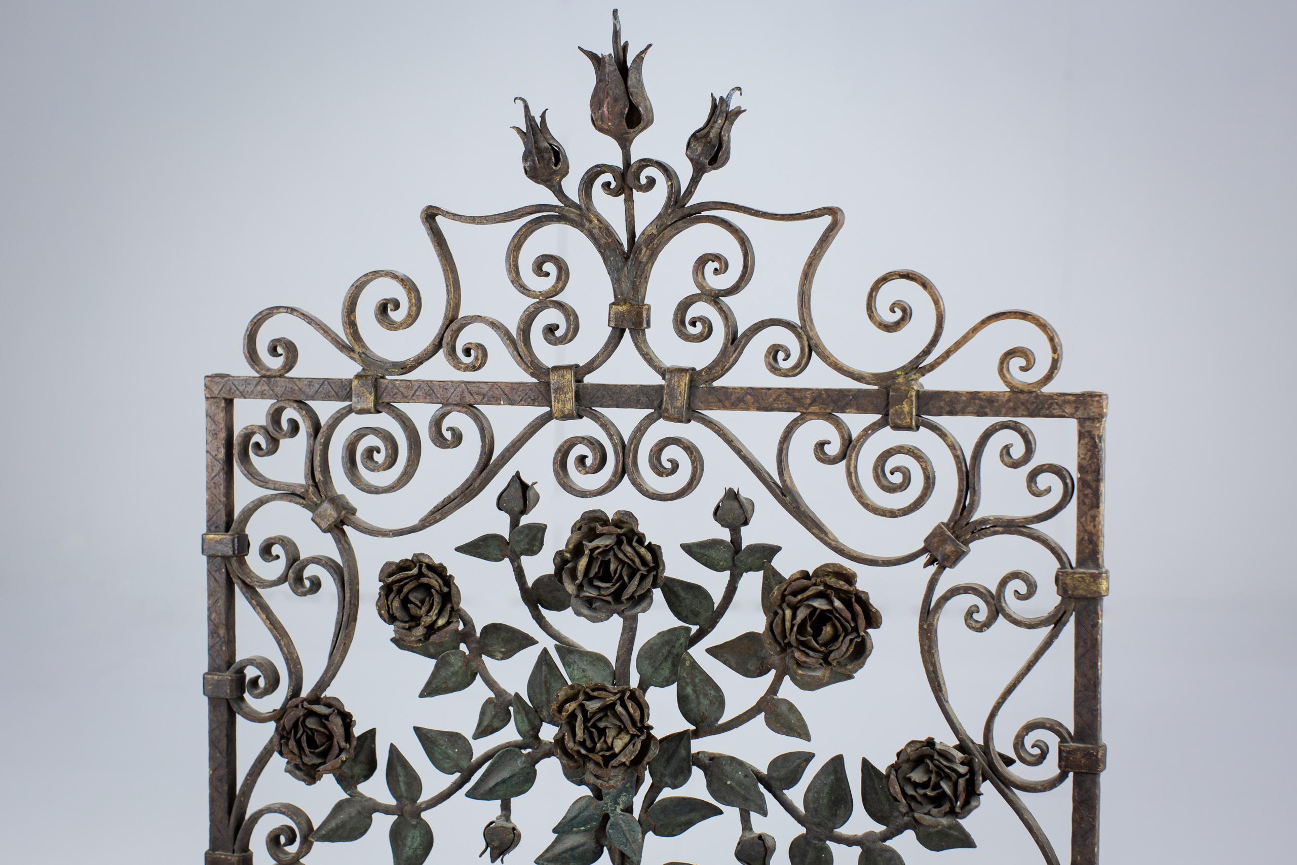 French Impressive Early 20th Century Iron and Tole Fire Screen