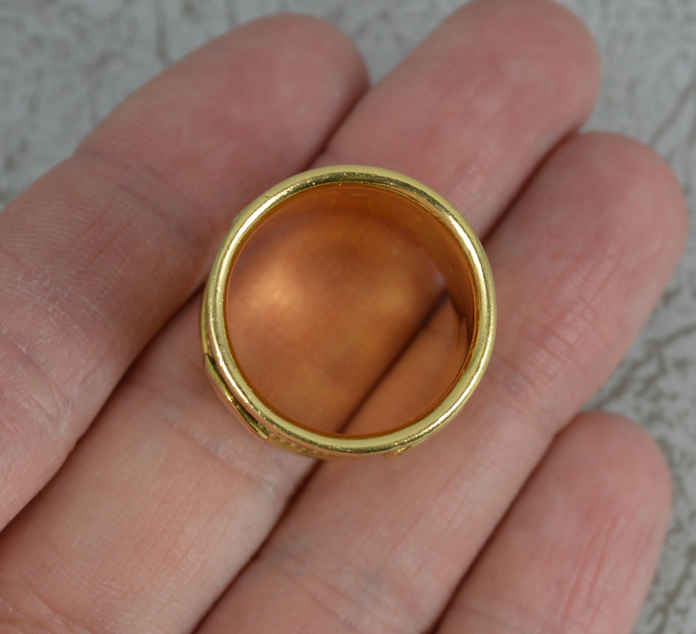 Impressive Elizabeth Gage 18ct Gold Crab Zodiac Sign Band Ring In Good Condition In St Helens, GB