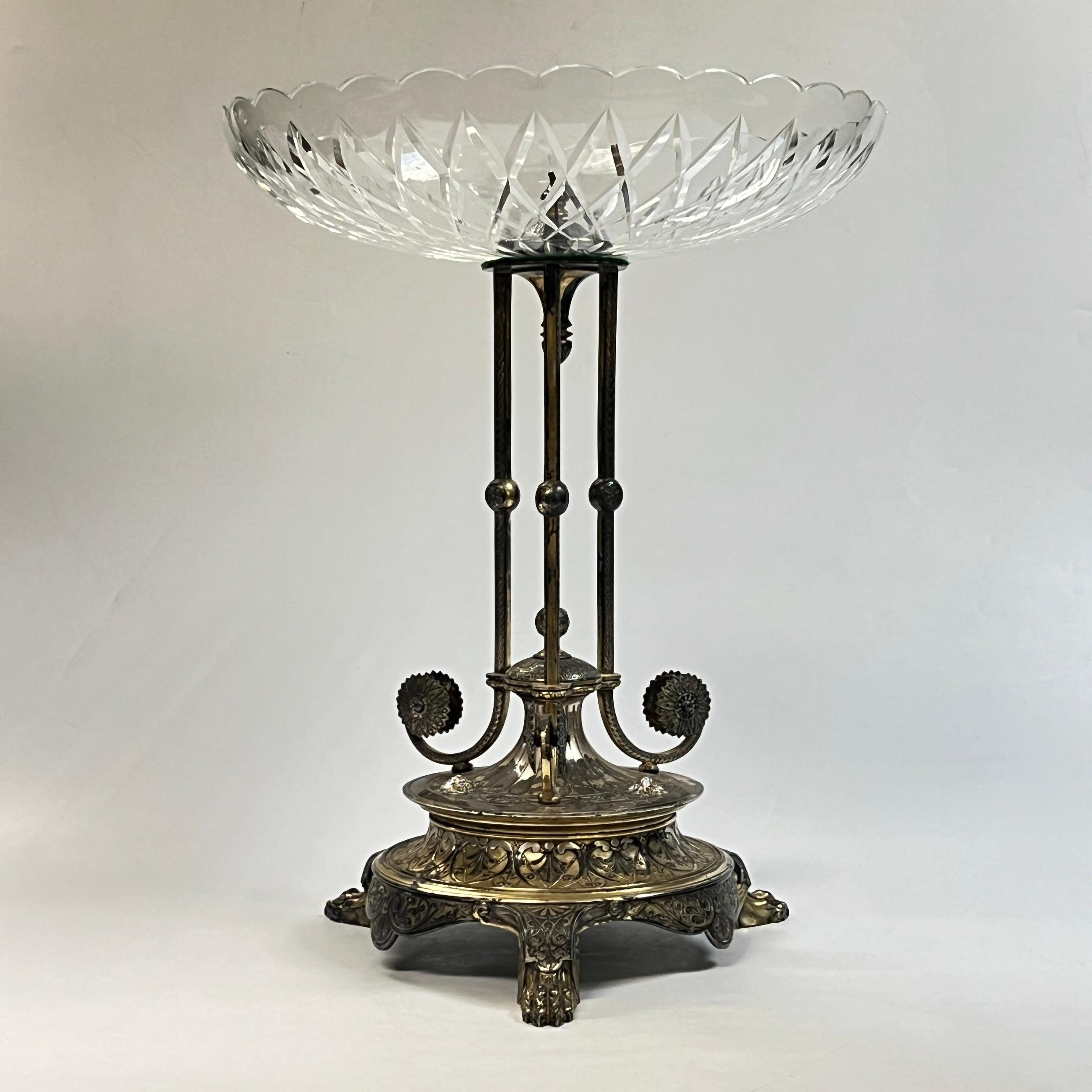 Impresionante centro de mesa Elkington de plata y cristal tallado de estilo eduardiano Británico en venta