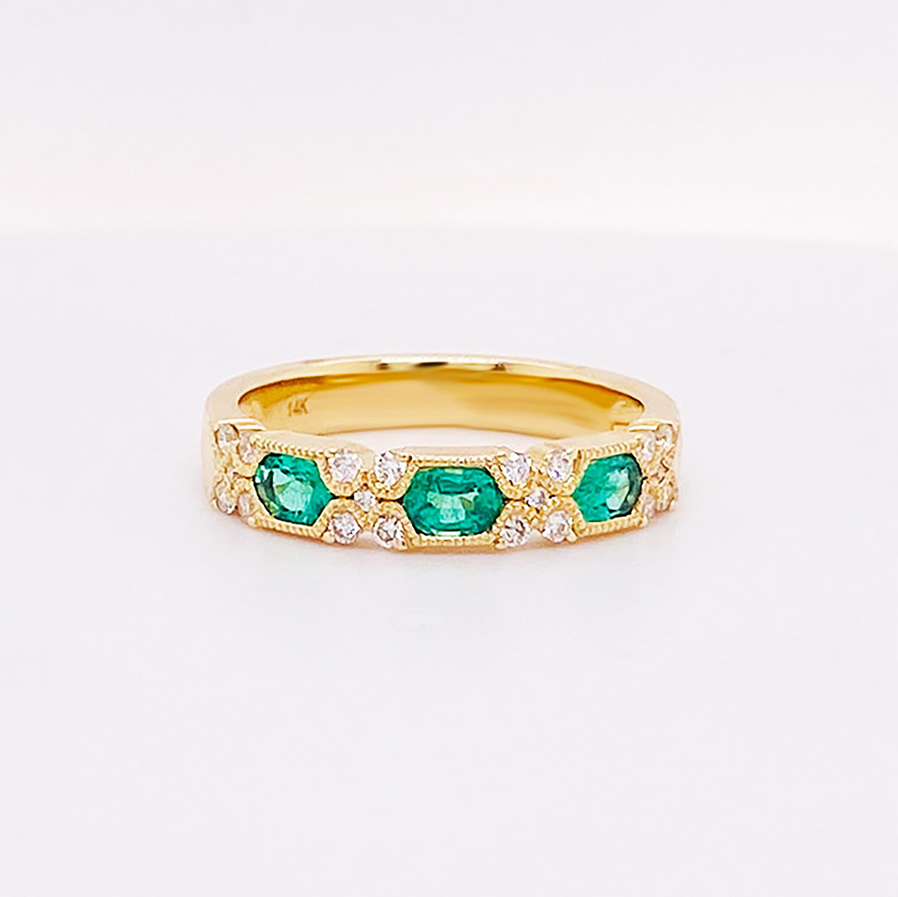 For Sale:  Impressive Emerald Band W Diamonds in Ring 3/4 Carat Emerald Ring, Sizable 4