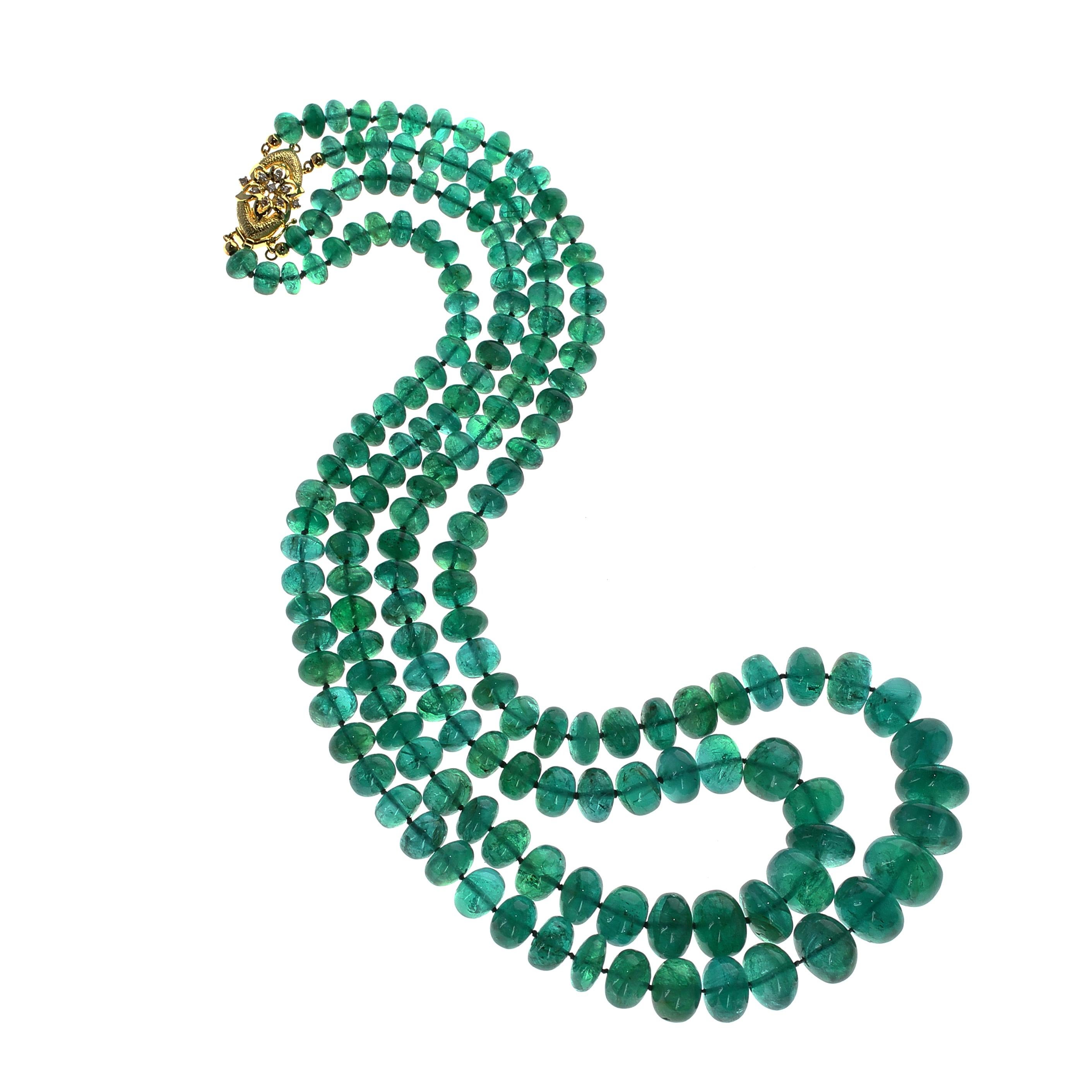Beeindruckende Smaragdperlen-Halskette aus Gelbgold (Smaragdschliff) im Angebot