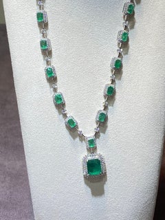 Impressive Emerald Diamond White 18K Gold Statement Necklace for Her