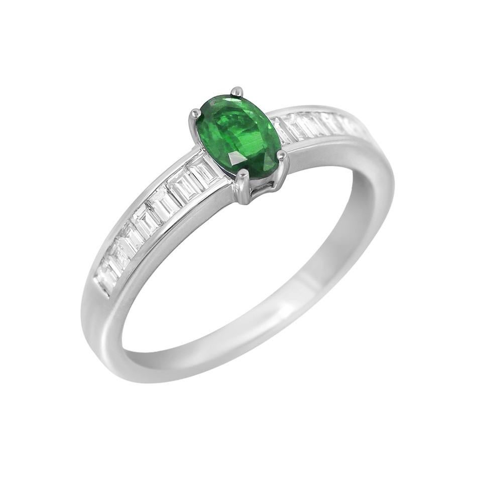 Round Cut Impressive Emerald Diamond White Gold Ring For Sale