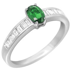 Impressive Emerald Diamond White Gold Ring